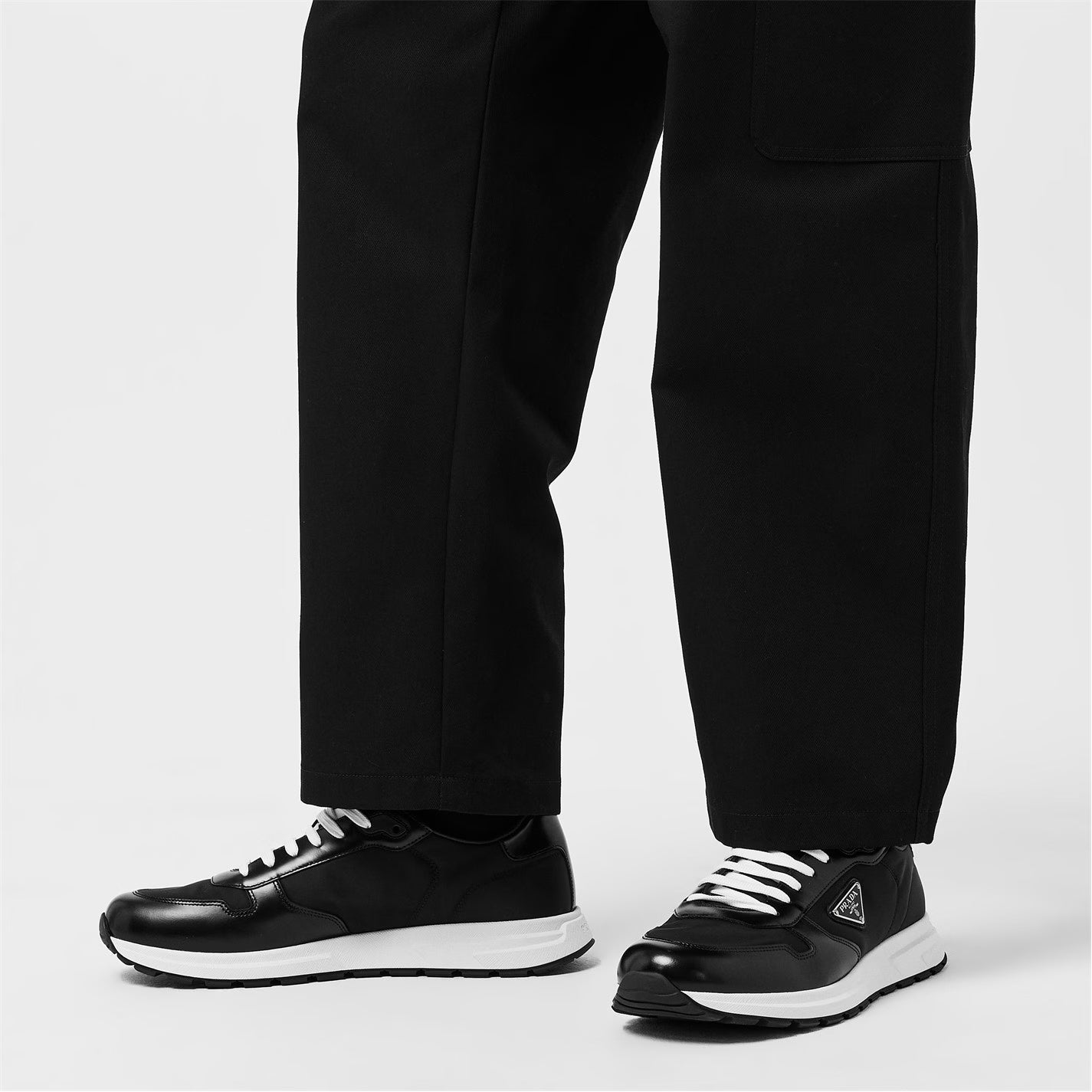 Men'S Triangle Logo Re-Nylon Trainers