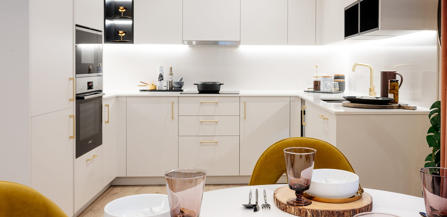 Twelvetrees Park  — Suite 1 2 and 3 Bedroom Ultra Luxury Homes — 24 Hr Concierge and World Class Amenities — West Ham London — E16