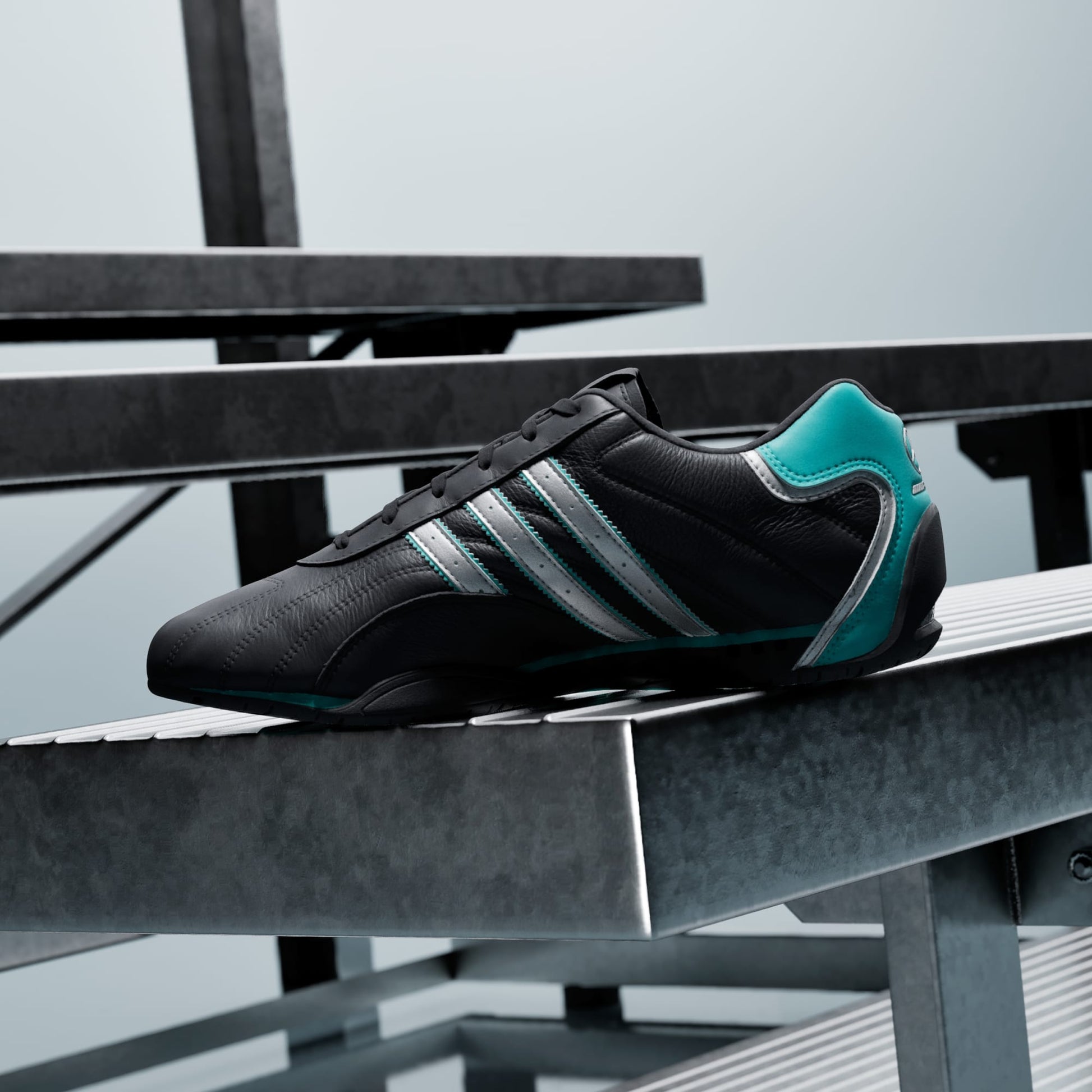 ADIRACER LO MERCEDES AMG PETRONAS F1 TEAM SHOES