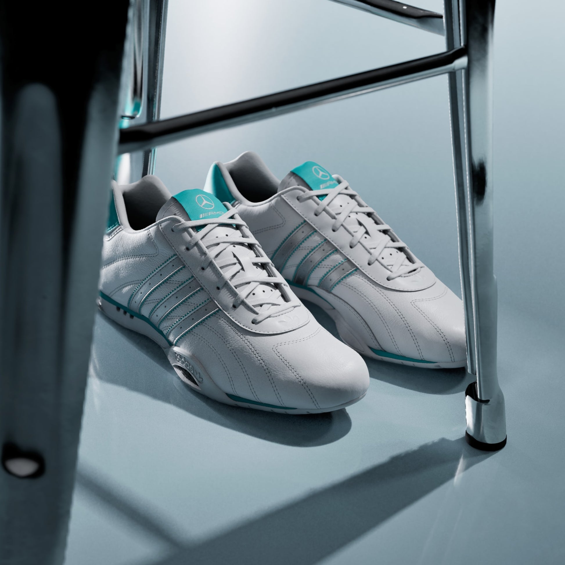 ADIRACER LO MERCEDES AMG PETRONAS F1 TEAM SHOES