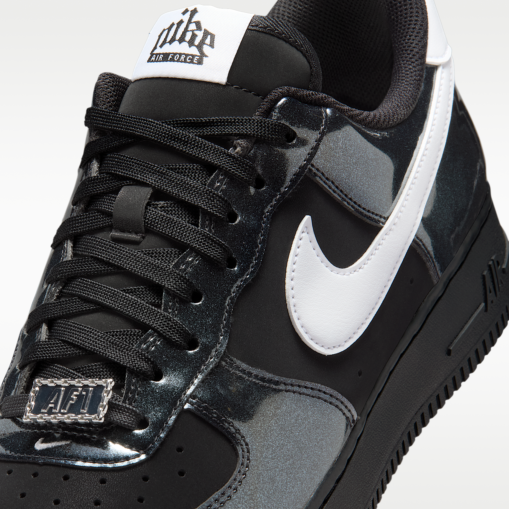 Nike Air Force 1 '07 LV8
