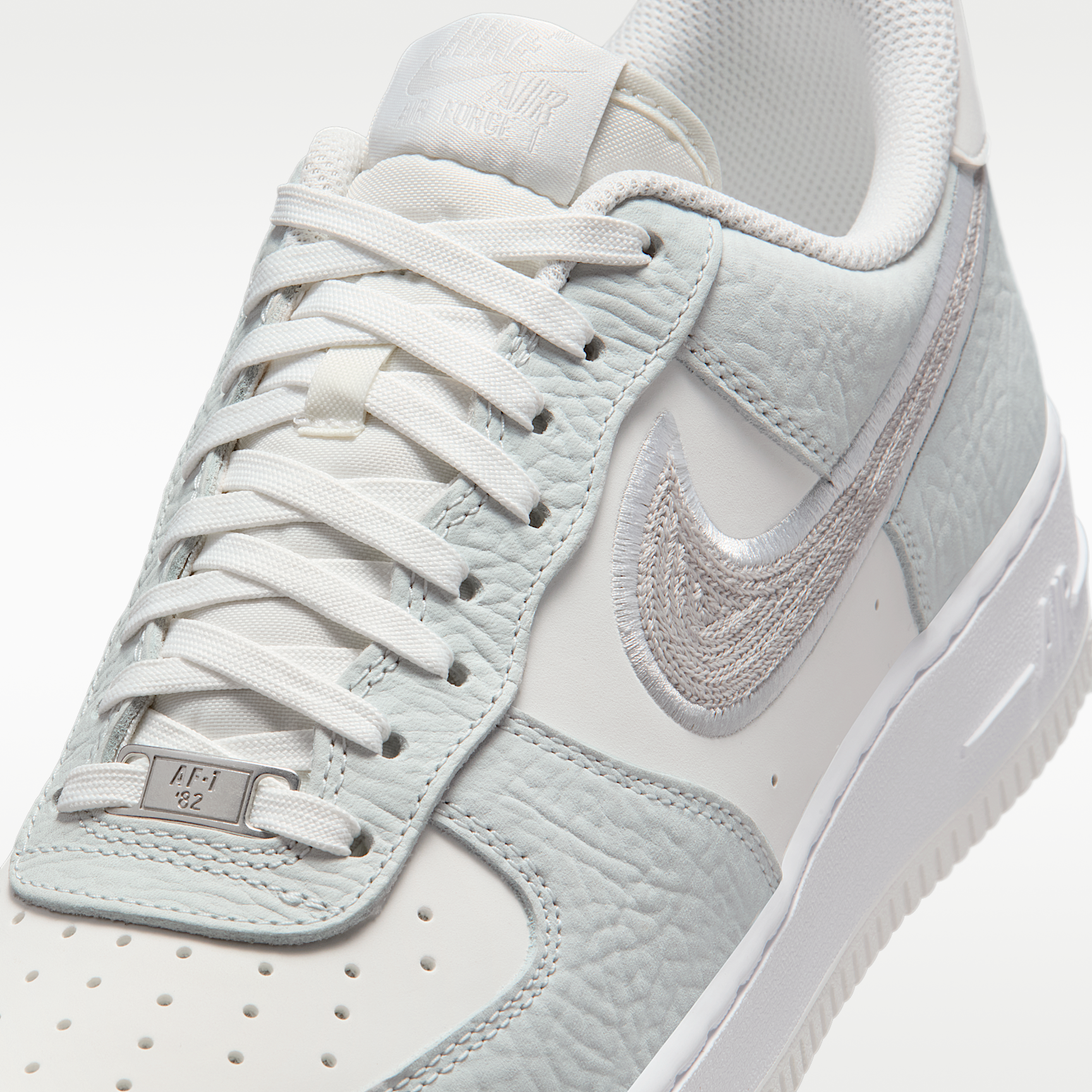 Nike Air Force 1 '07 LV8