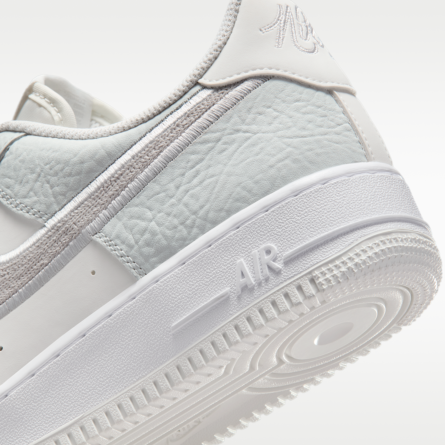 Nike Air Force 1 '07 LV8