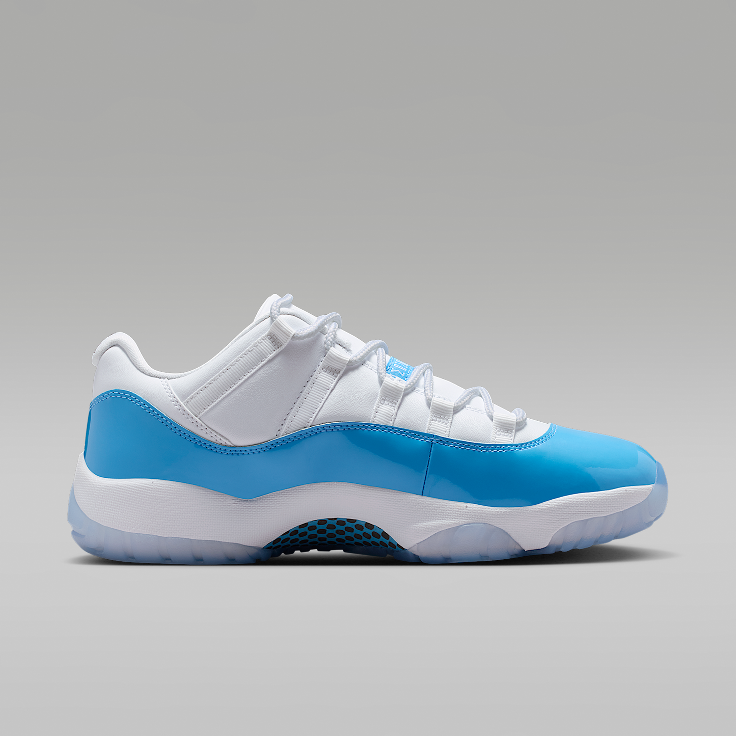 Air Jordan 11 Retro Low 'University Blue'