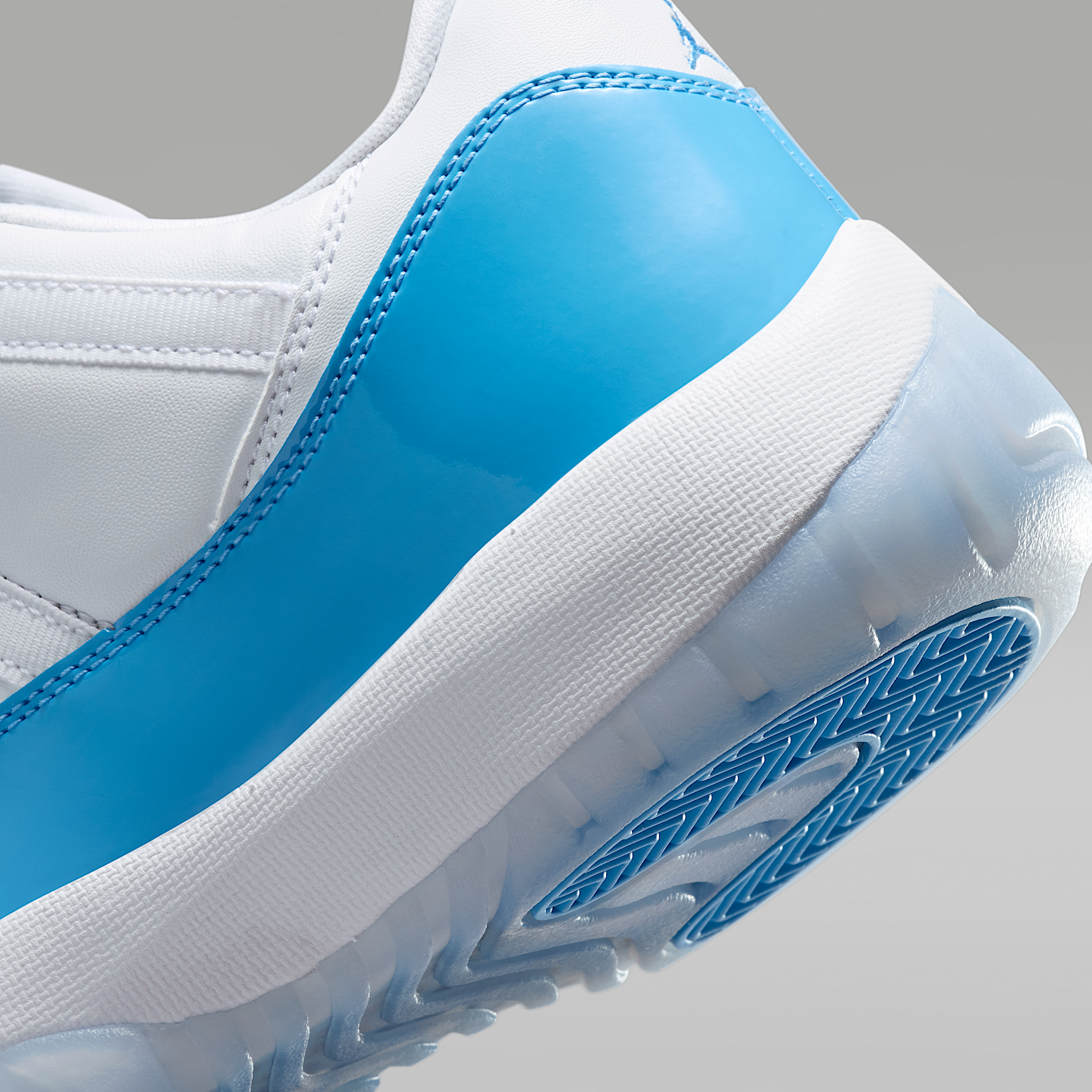 Air Jordan 11 Retro Low 'University Blue'
