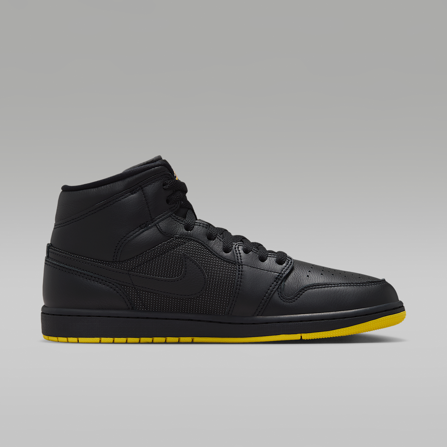 Air Jordan 1 Mid SE