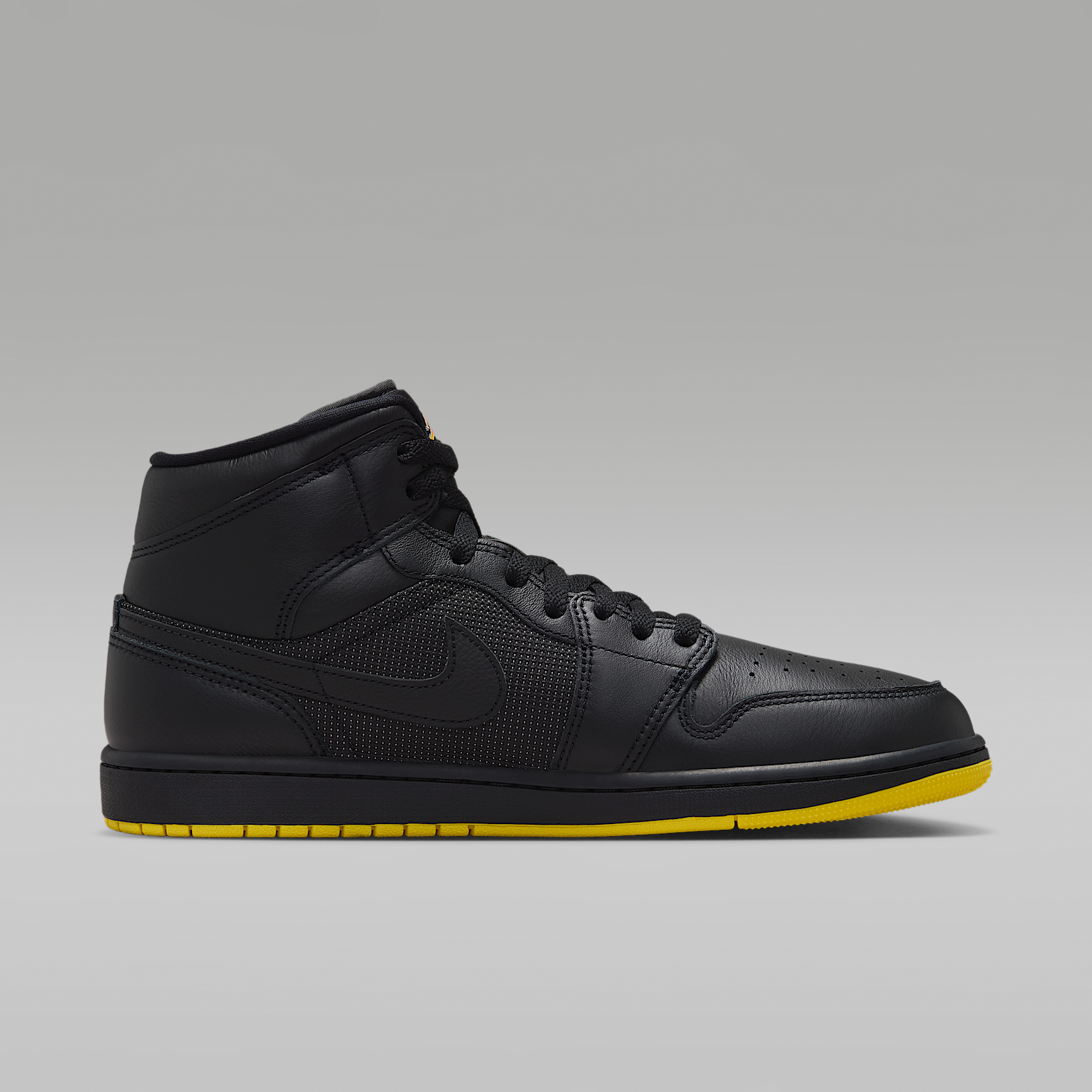 Air Jordan 1 Mid SE
