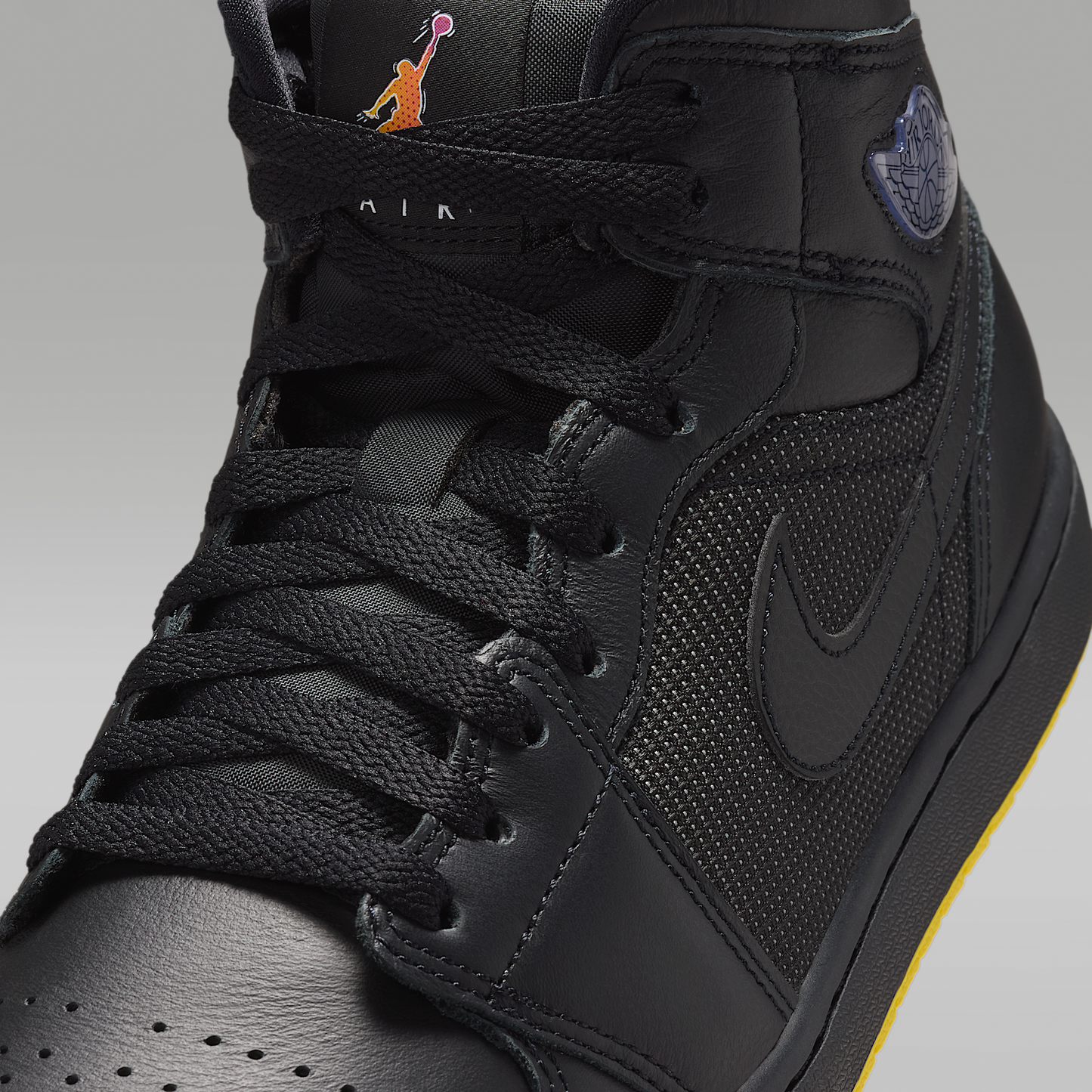 Air Jordan 1 Mid SE