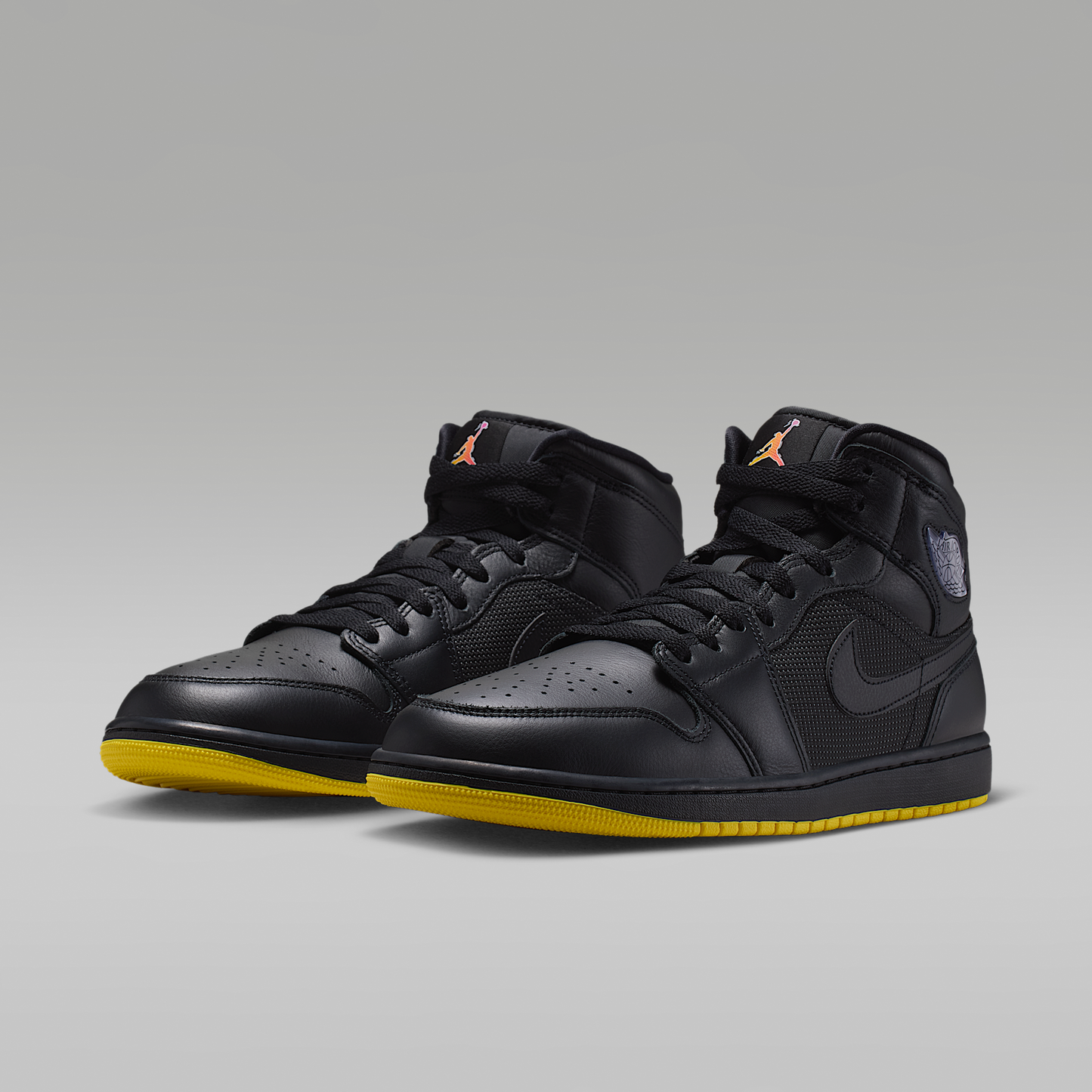 Air Jordan 1 Mid SE