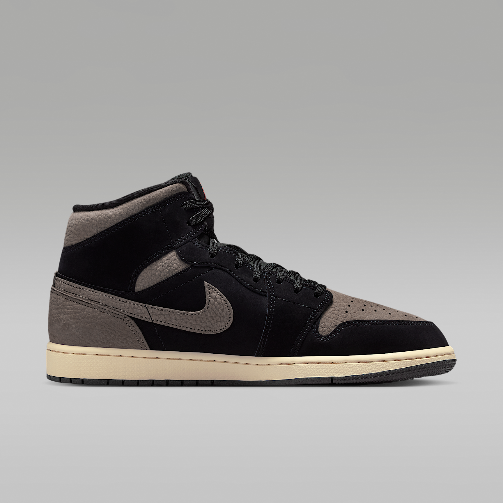 Air Jordan 1 Mid SE