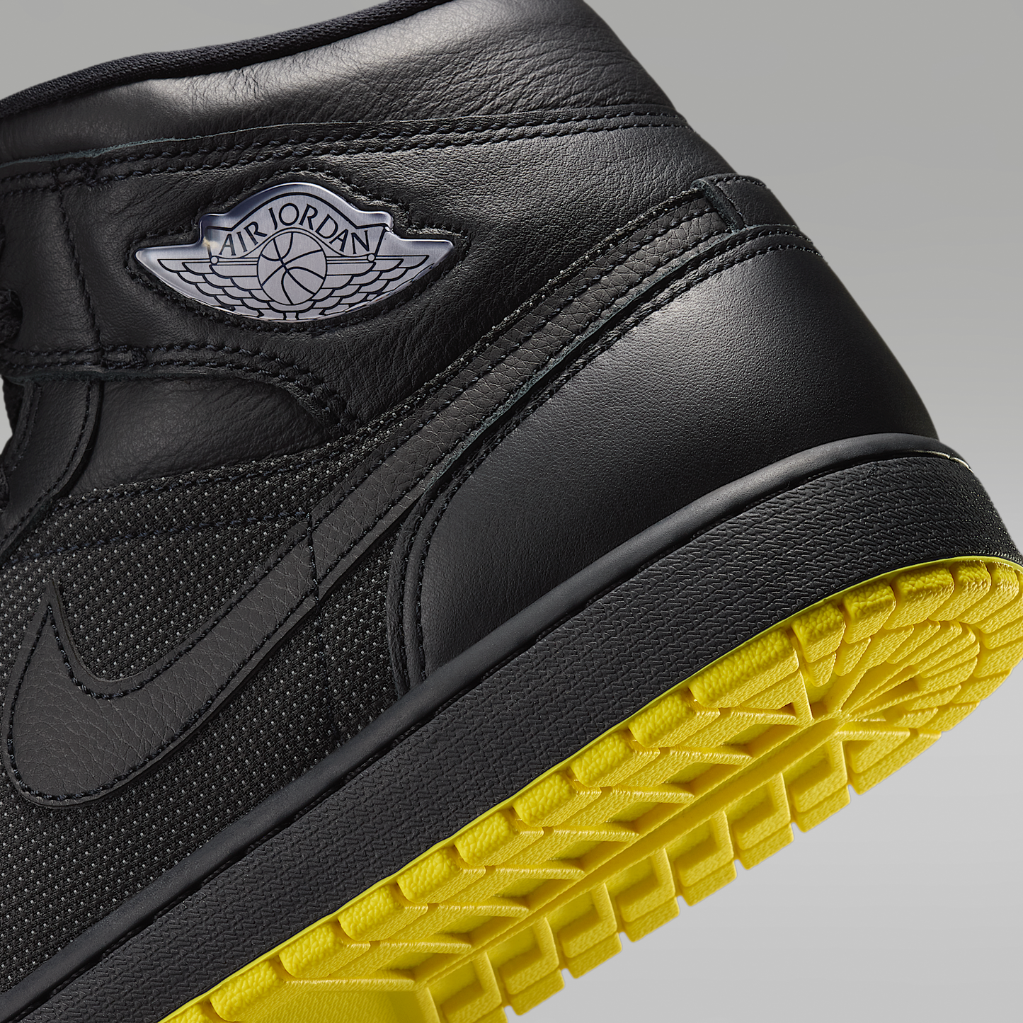 Air Jordan 1 Mid SE