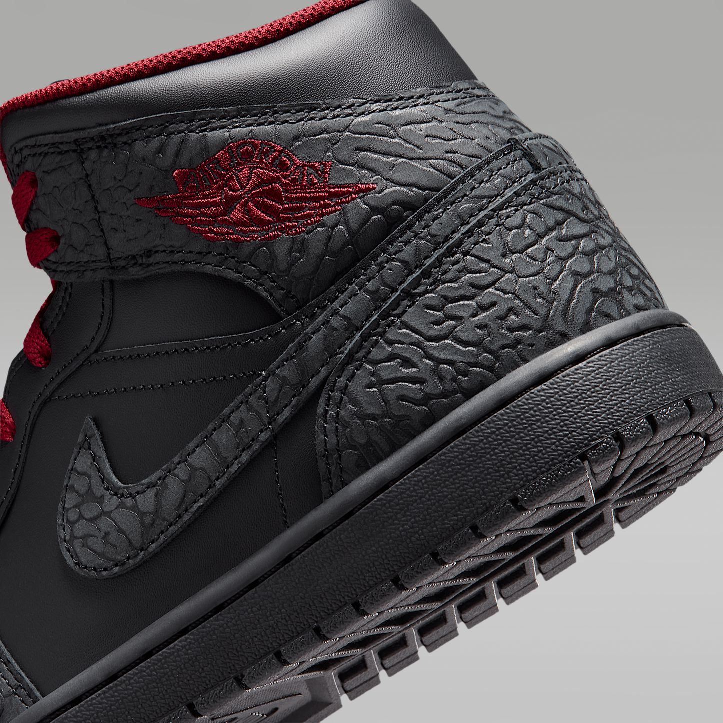 Air Jordan 1 Mid SE