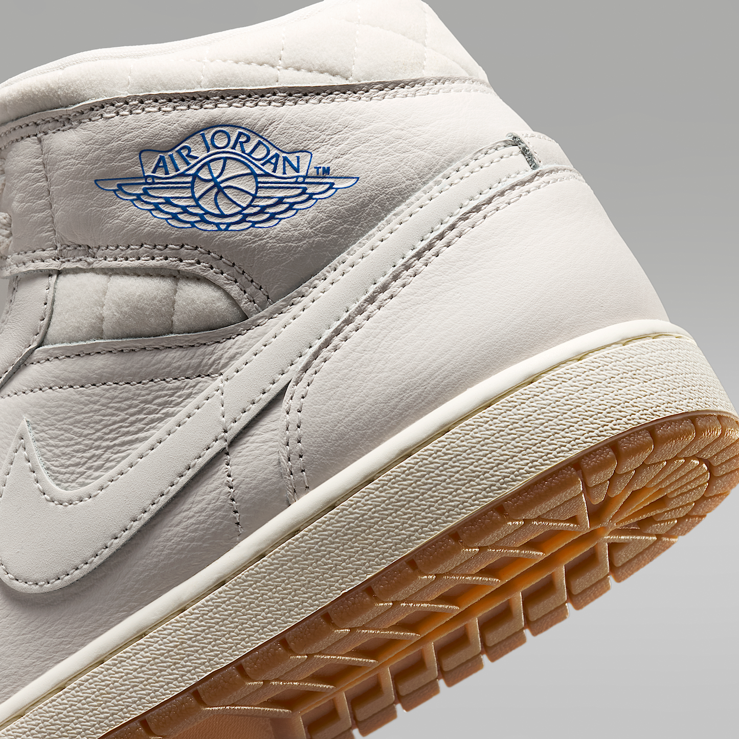 Air Jordan 1 Mid SE