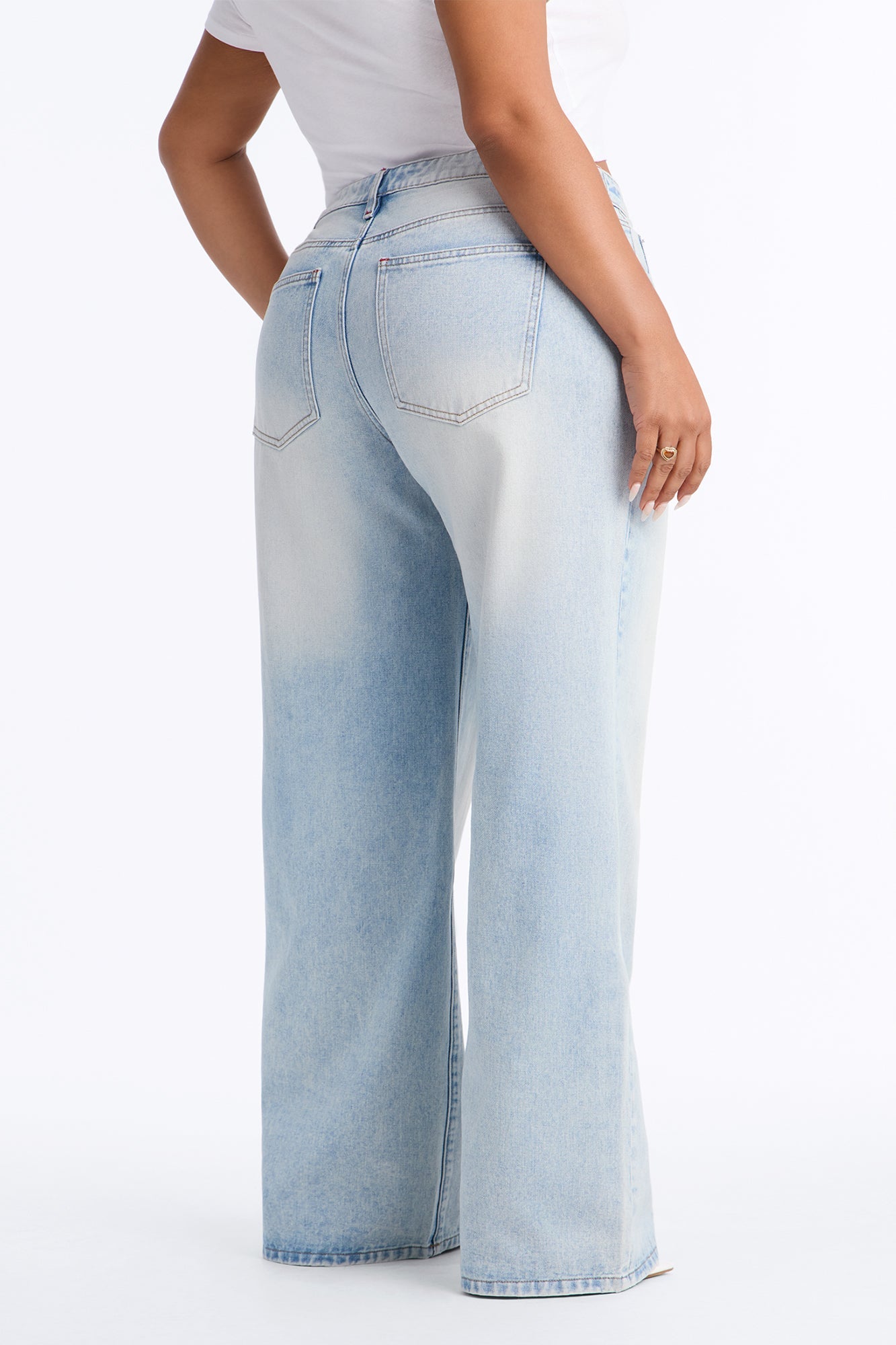 The 412 Low Rise Rigid Wide Leg Jeans - Light Wash