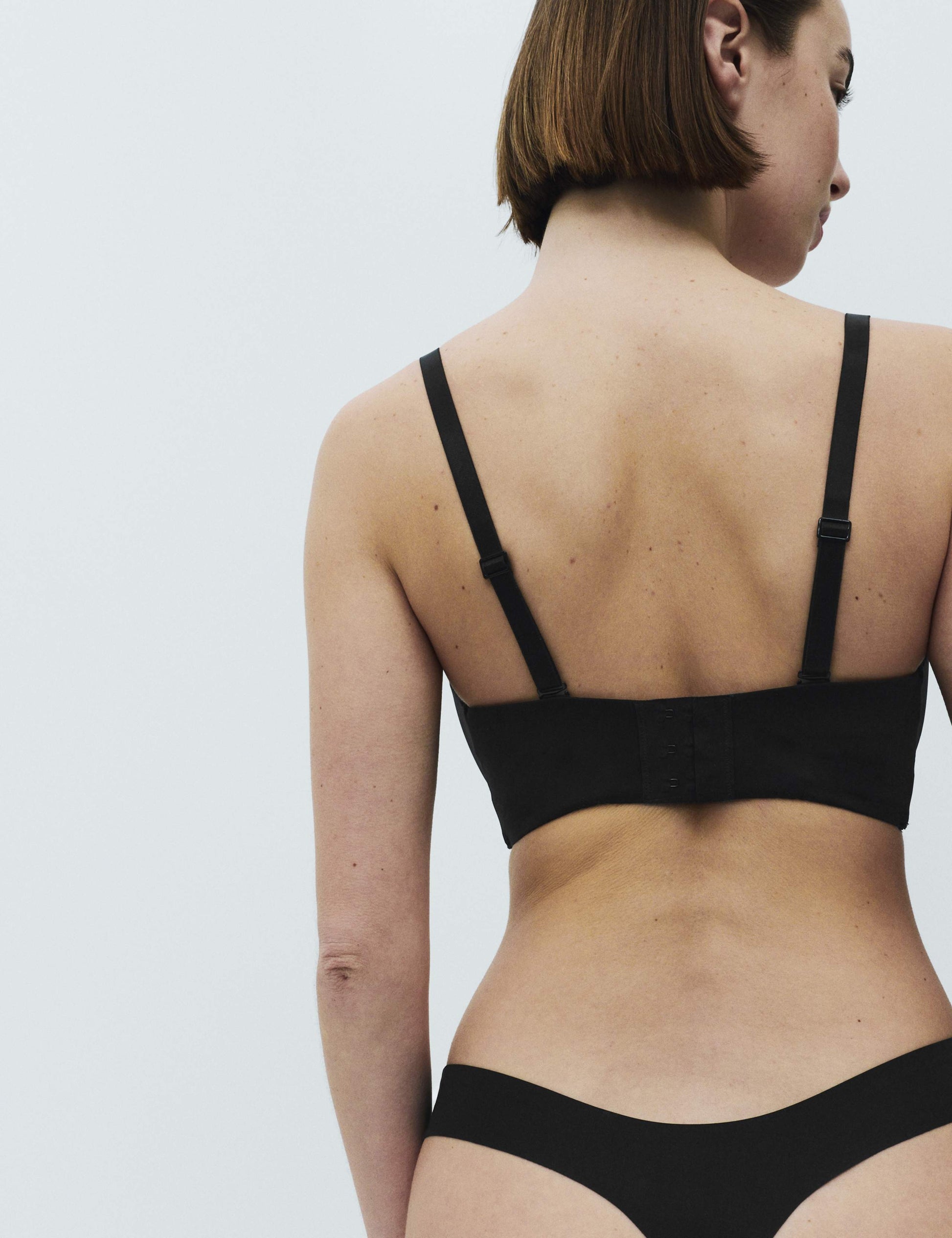 Body Invisibles™ Wired Strapless Bra (F-H)