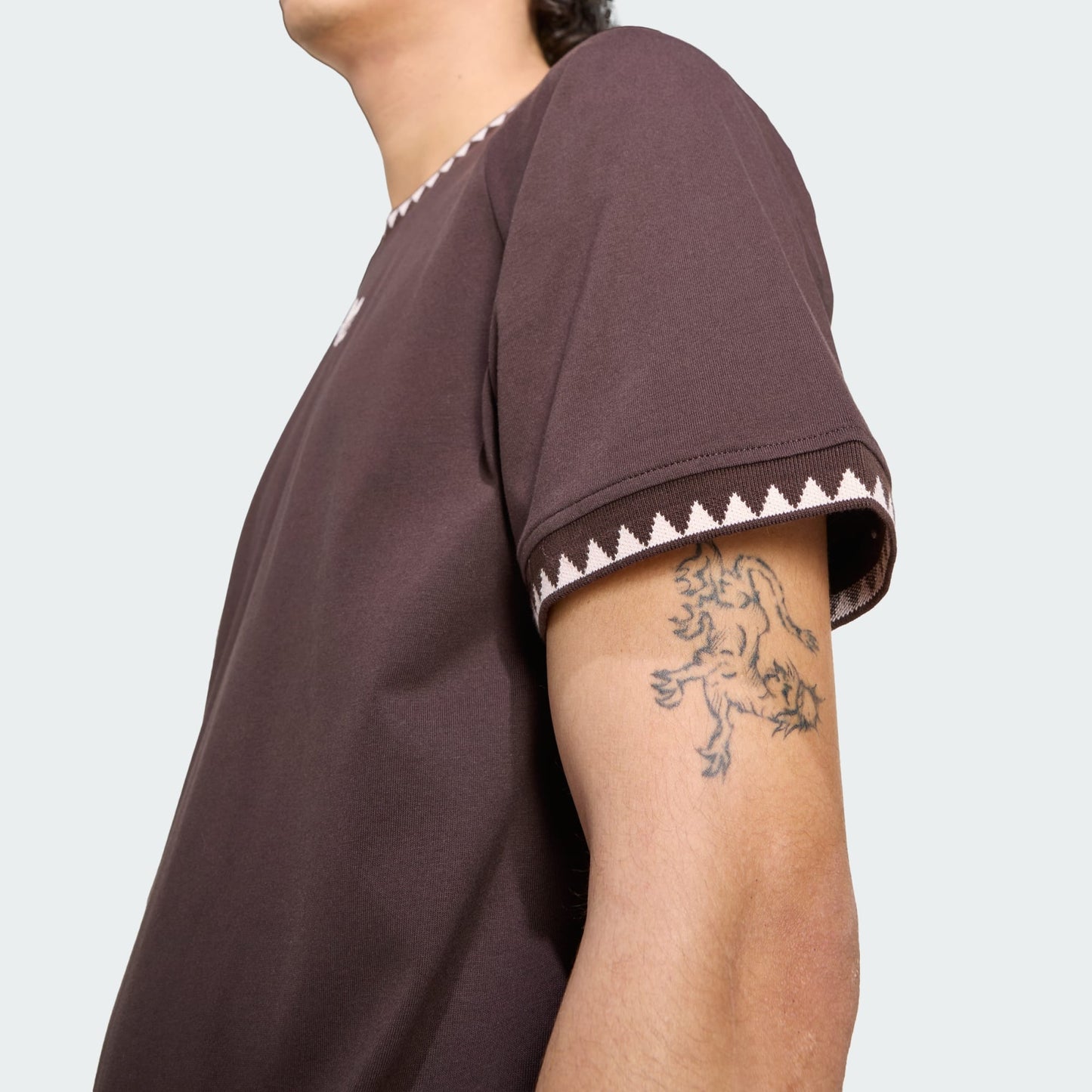 CHEST STRIPES ENGINEERED COLLAR T-Shirt