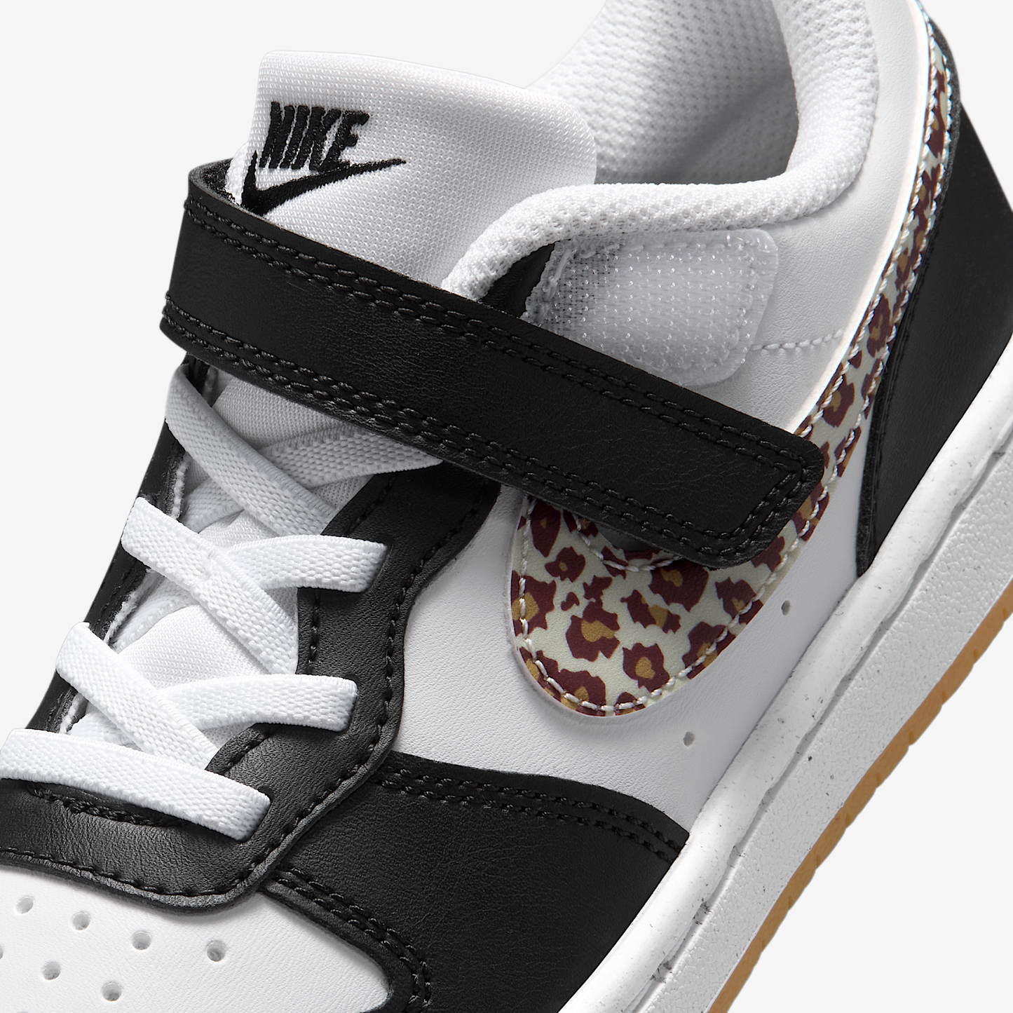 NikeCourt Borough Low