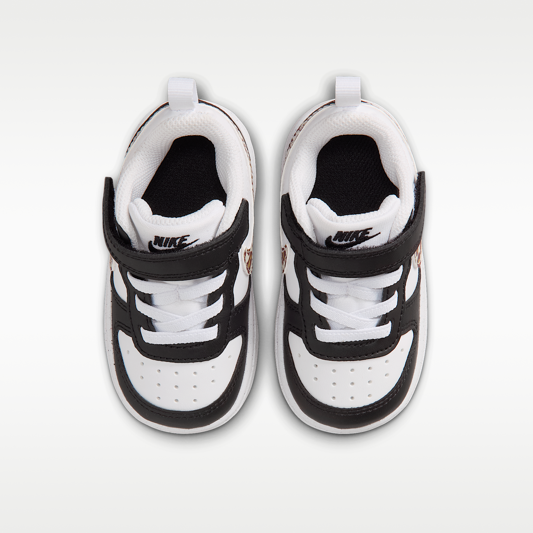 NikeCourt Borough Low
