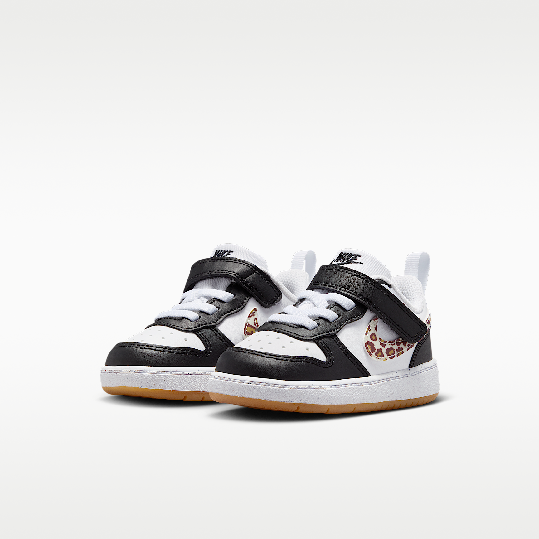 NikeCourt Borough Low