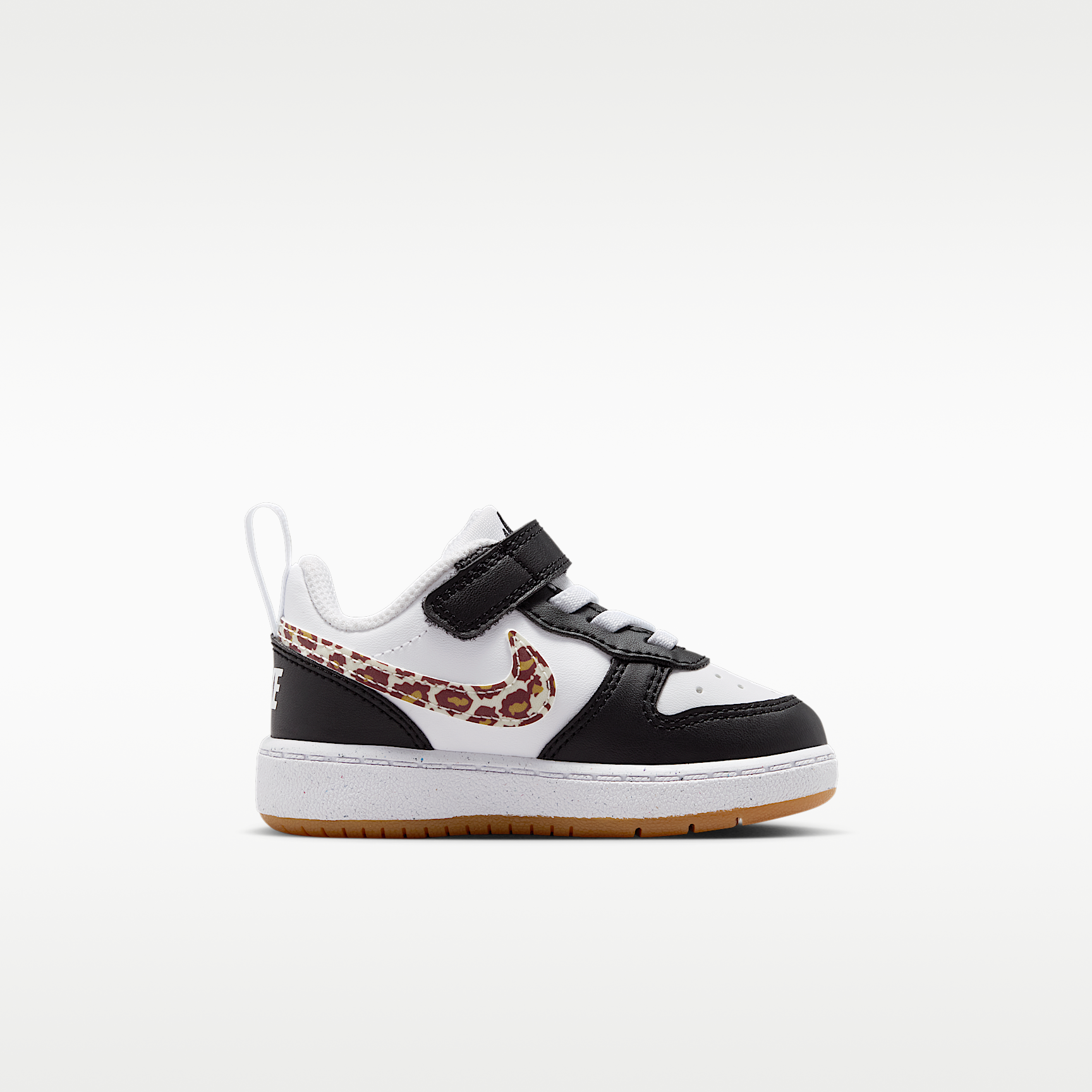 NikeCourt Borough Low