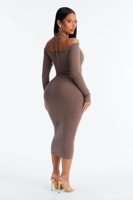 Sariyah Snatched Midi Dress