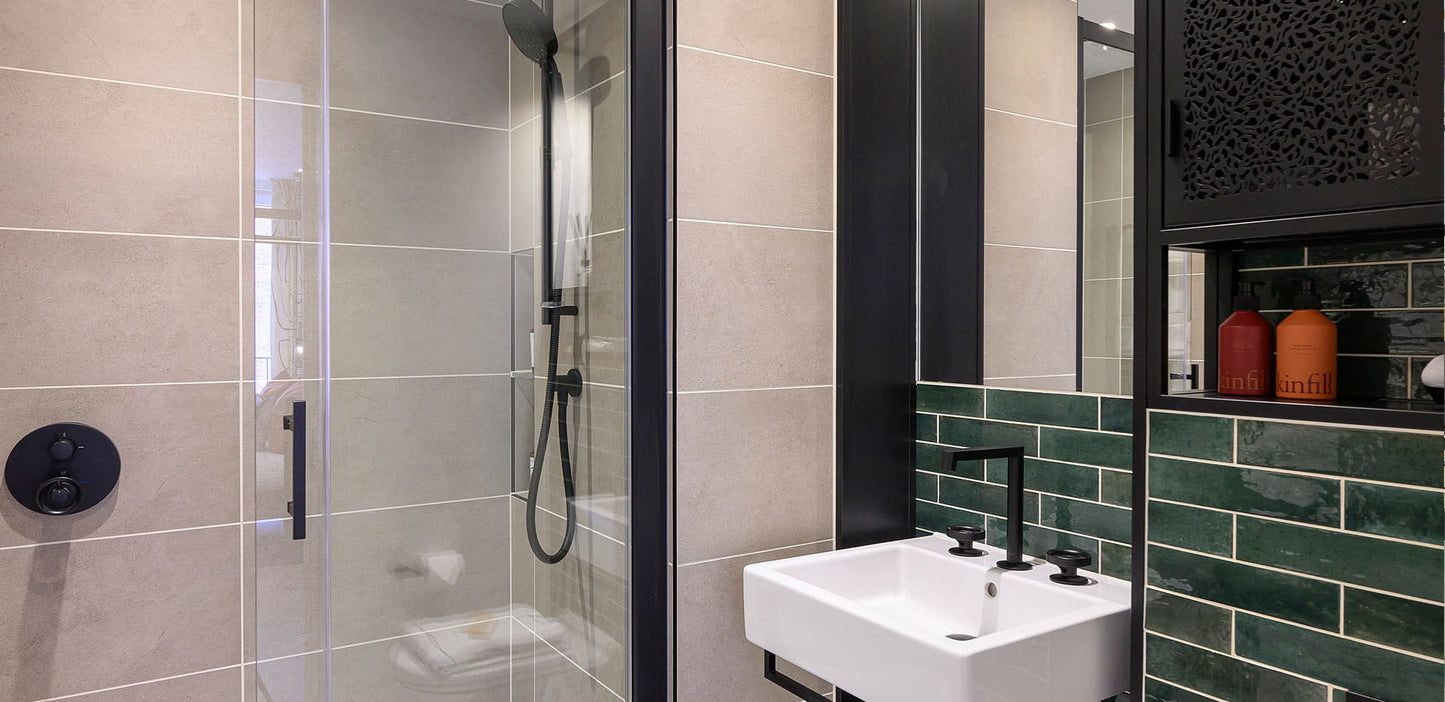 Heron Wharf — New Build 1-2-3 Bedroom Homes — Wellness Amenities — Zone 2 and 3 Canary Wharf London
