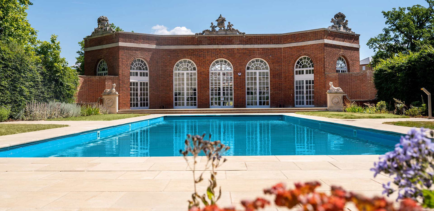 Trent Park — 1 2 3 4 and 5 Bedroom Family Homes — Luxury Town Houses — Apartments — Duplexes — Historic Country Estate — Modern Wellness Amenities — Enfield London — New ✨