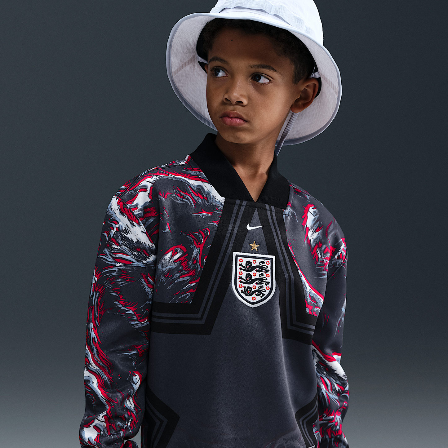 England Hollywood Keeper