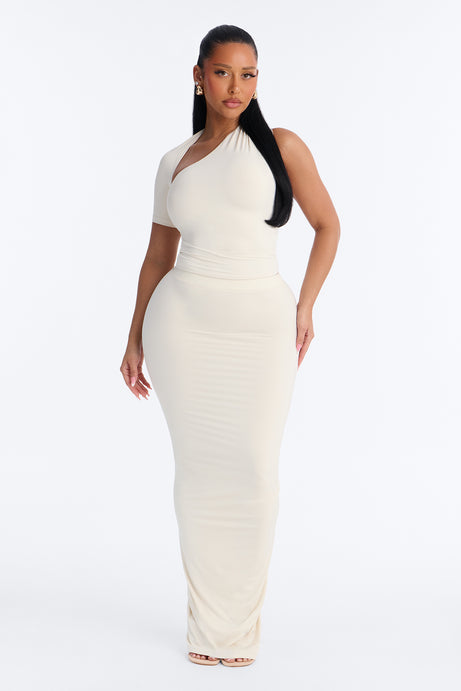 Second Skin Double Lined Ruched Back Slit Maxi Skirt