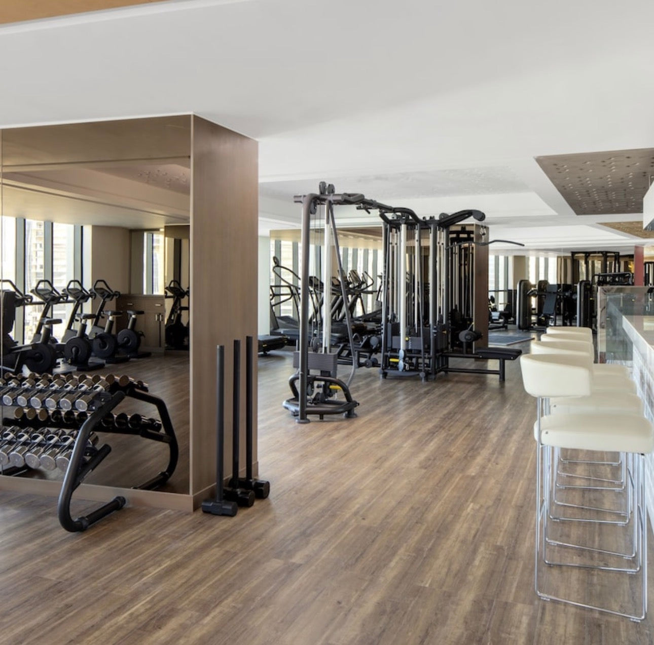 Paramount Hotels & Resorts — Studio 1 2 3 Luxury Hotel Apartments — Hollywood Inspired Lifestyle Masterpiece — Business Bay Dubai