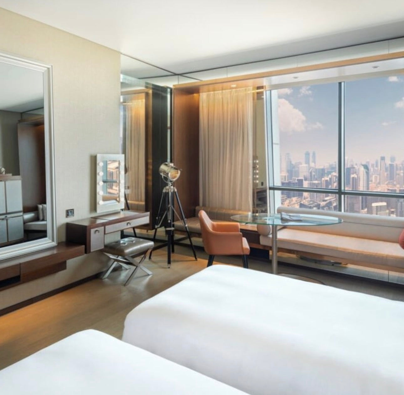 Paramount Hotels & Resorts — Studio 1 2 3 Luxury Hotel Apartments — Hollywood Inspired Lifestyle Masterpiece — Business Bay Dubai