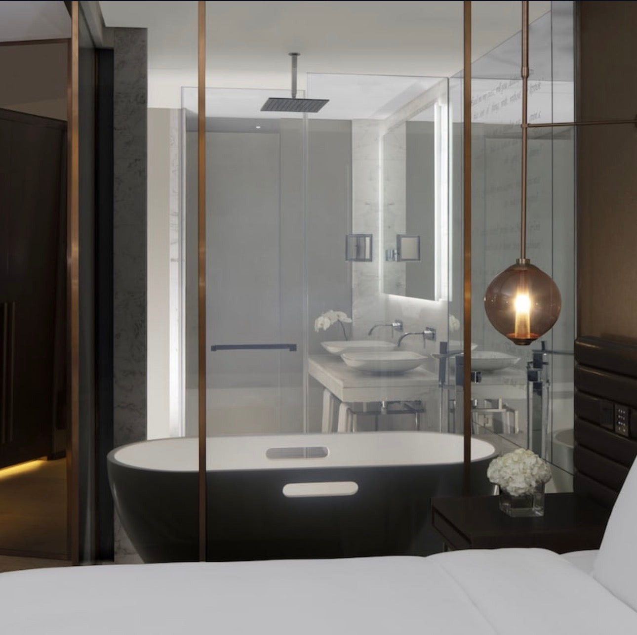 Paramount Hotels & Resorts — Studio 1 2 3 Luxury Hotel Apartments — Hollywood Inspired Lifestyle Masterpiece — Business Bay Dubai