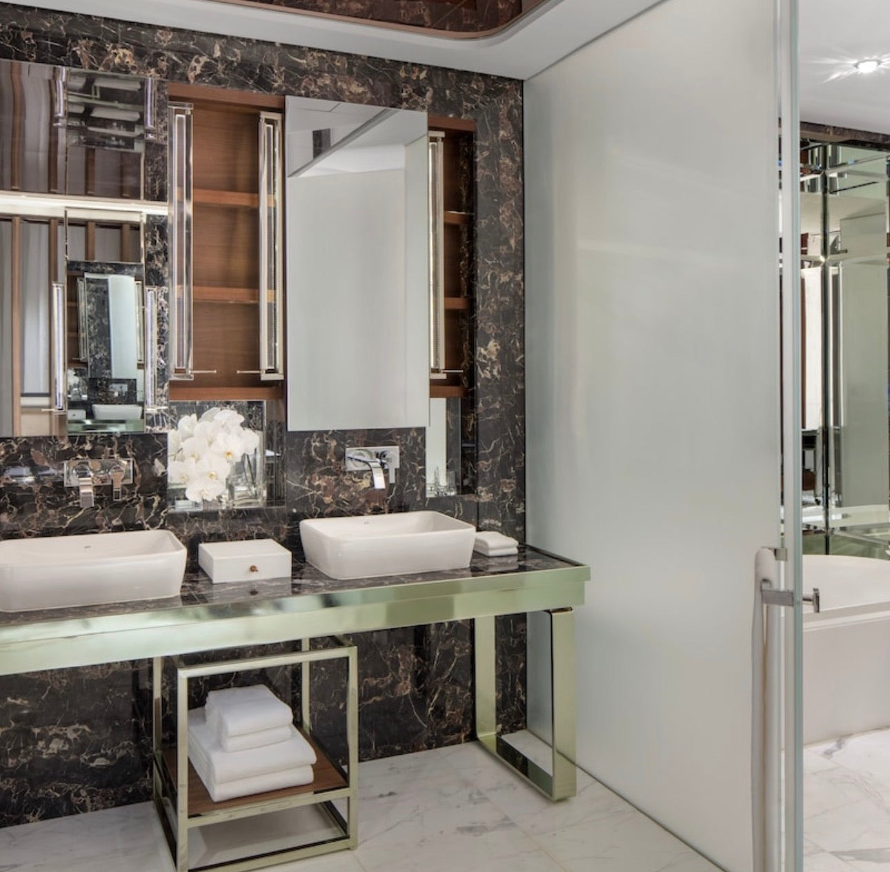 Paramount Hotels & Resorts — Studio 1 2 3 Luxury Hotel Apartments — Hollywood Inspired Lifestyle Masterpiece — Business Bay Dubai