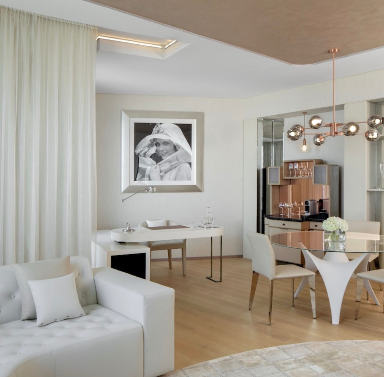 Paramount Hotels & Resorts — Studio 1 2 3 Luxury Hotel Apartments — Hollywood Inspired Lifestyle Masterpiece — Business Bay Dubai