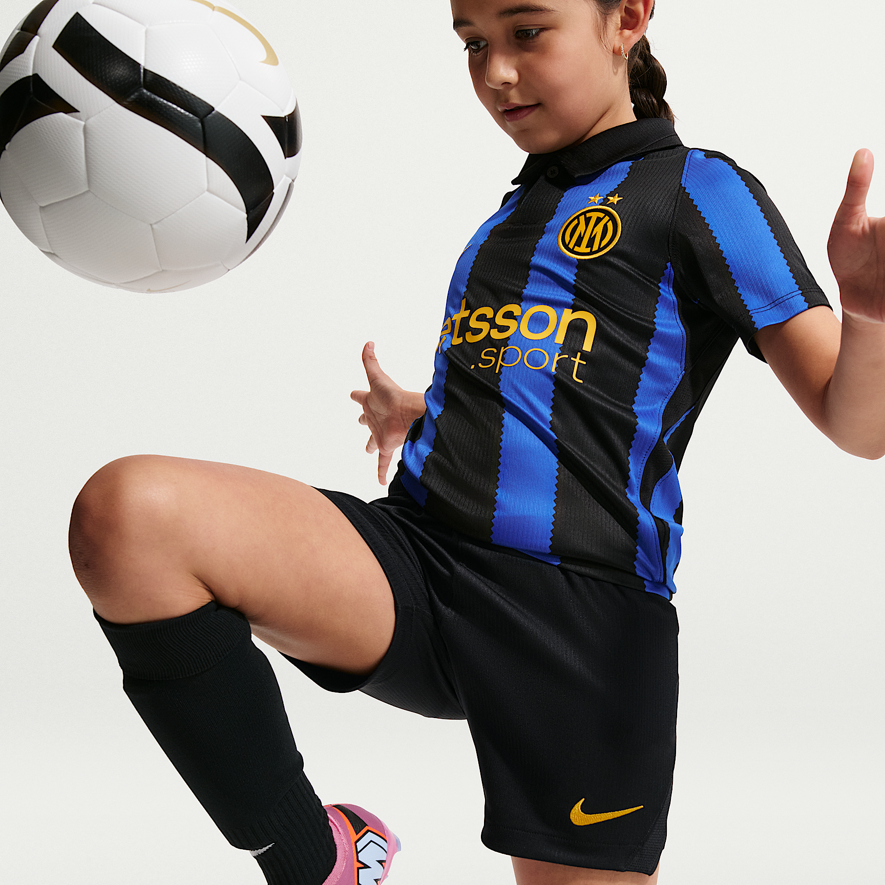 Inter Milan 2026/27 Stadium Home Older Kids' Nike Dri-FIT Football Replica Shorts