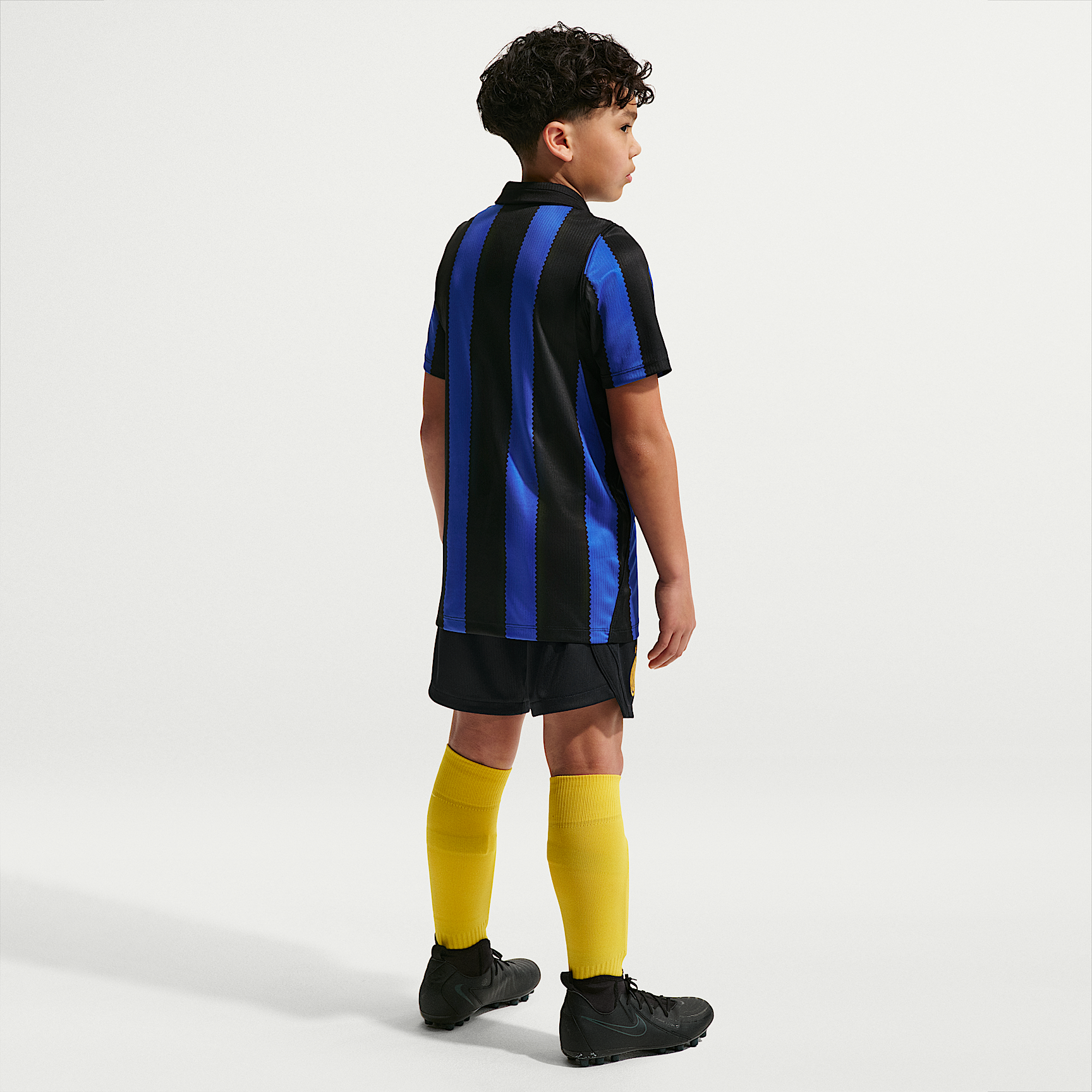 Inter Milan 2026/27 Stadium Home Older Kids' Nike Dri-FIT Football Replica Shorts