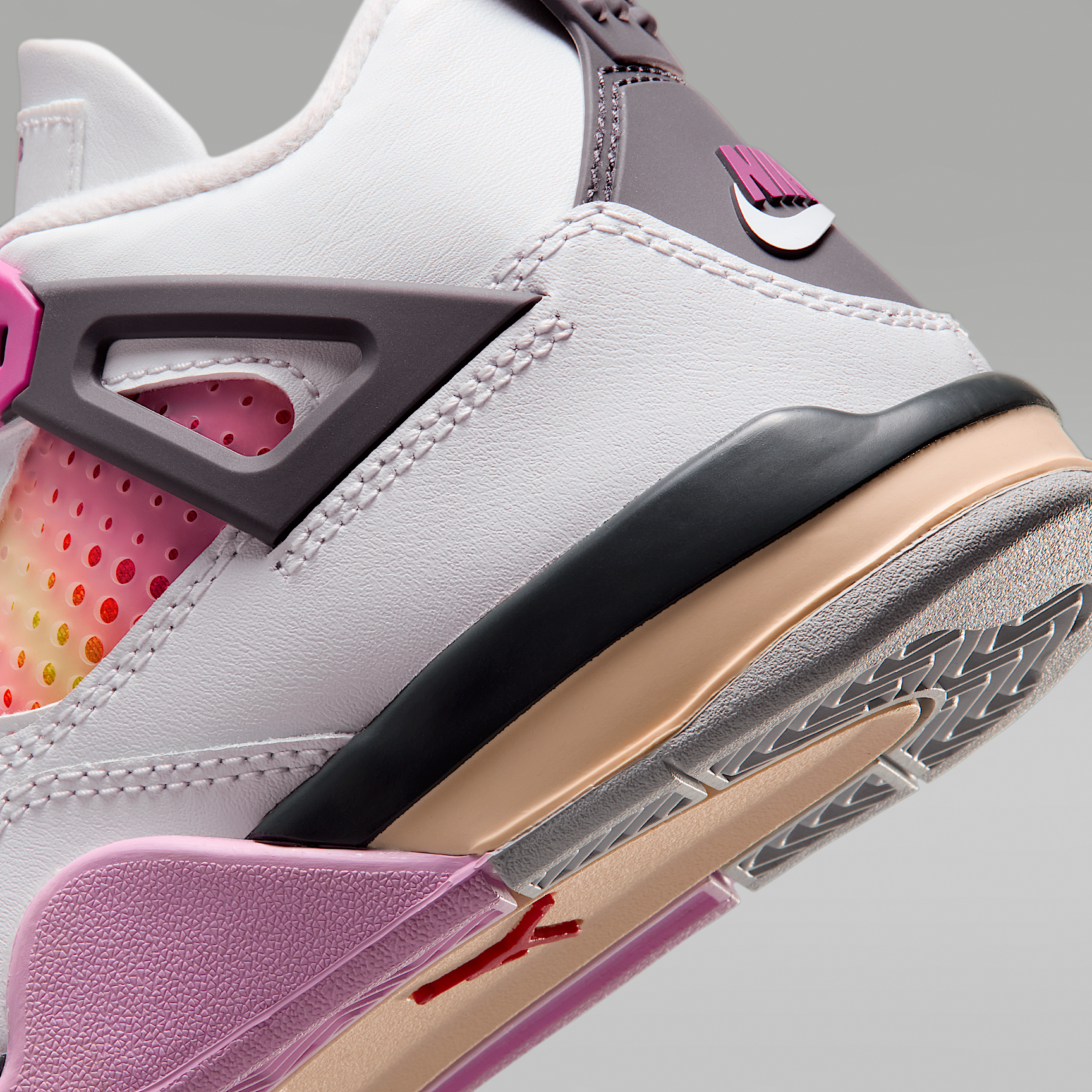 Jordan 4 Retro 'Comic' Younger Kids' Shoes