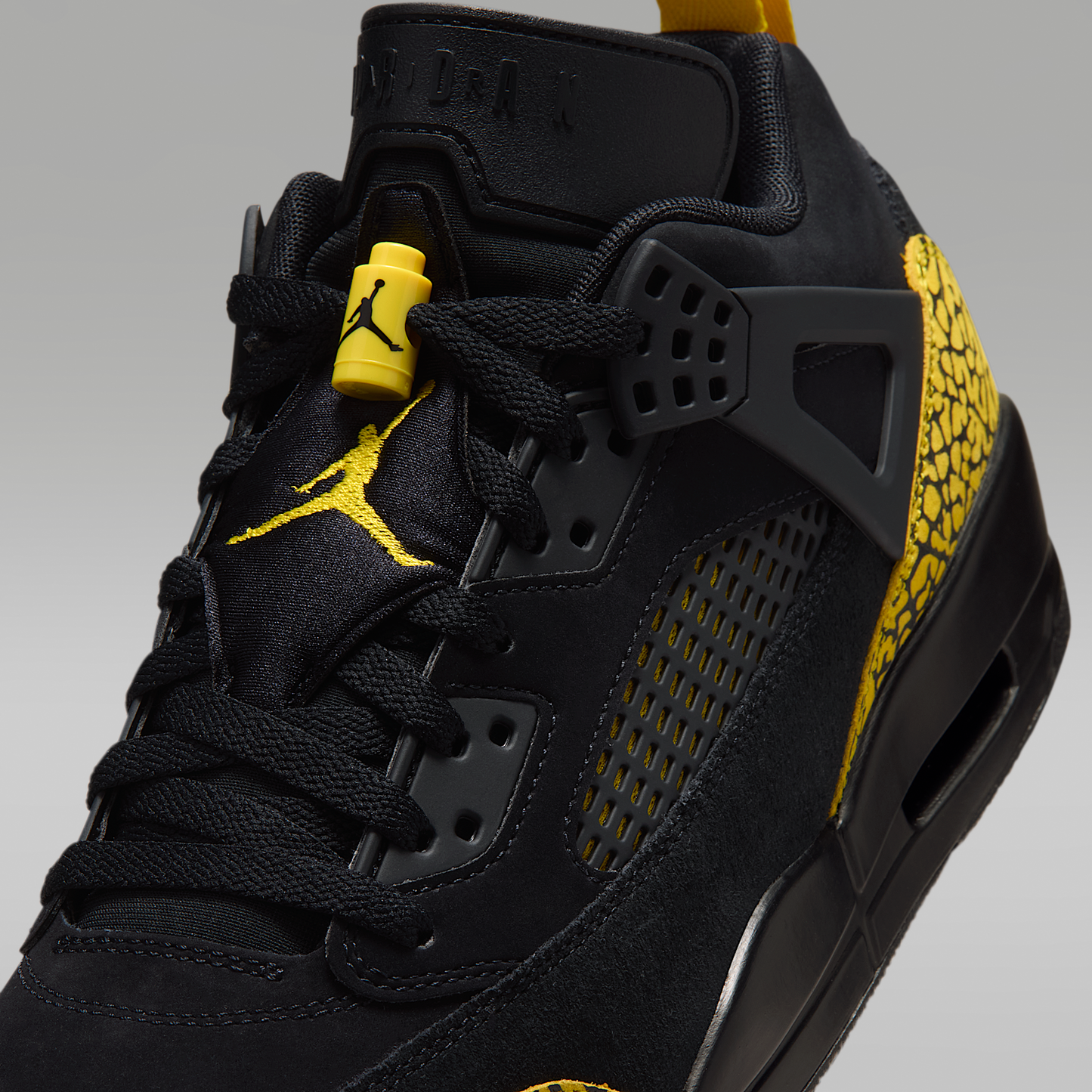 Jordan Spizike Low
