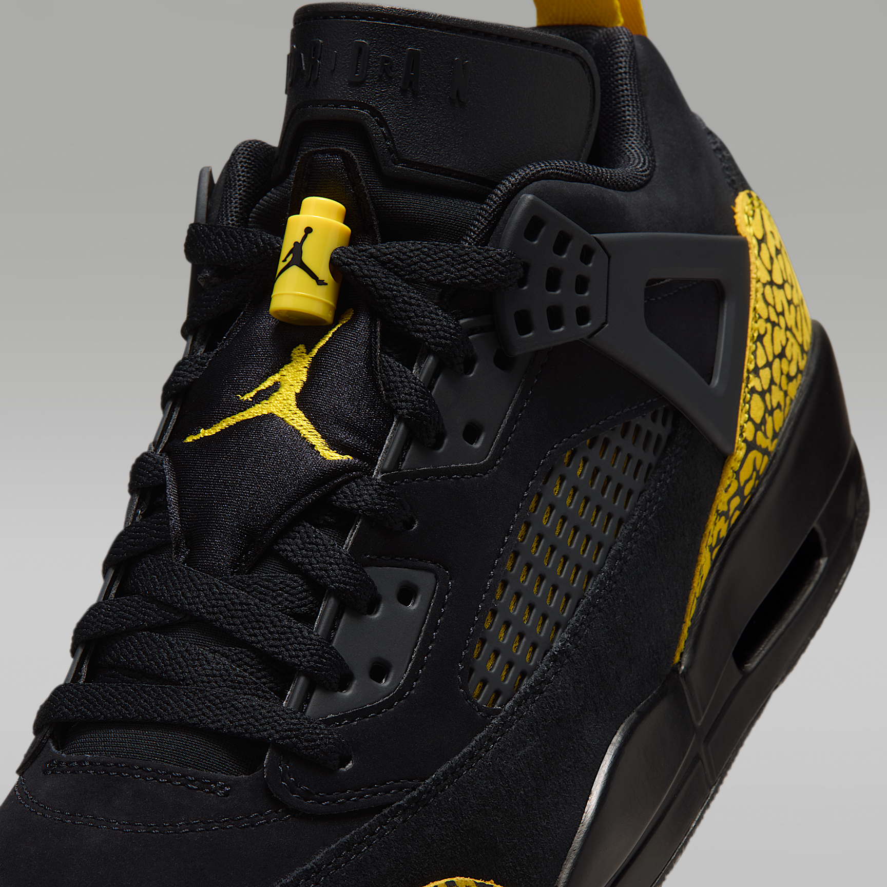 Jordan Spizike Low