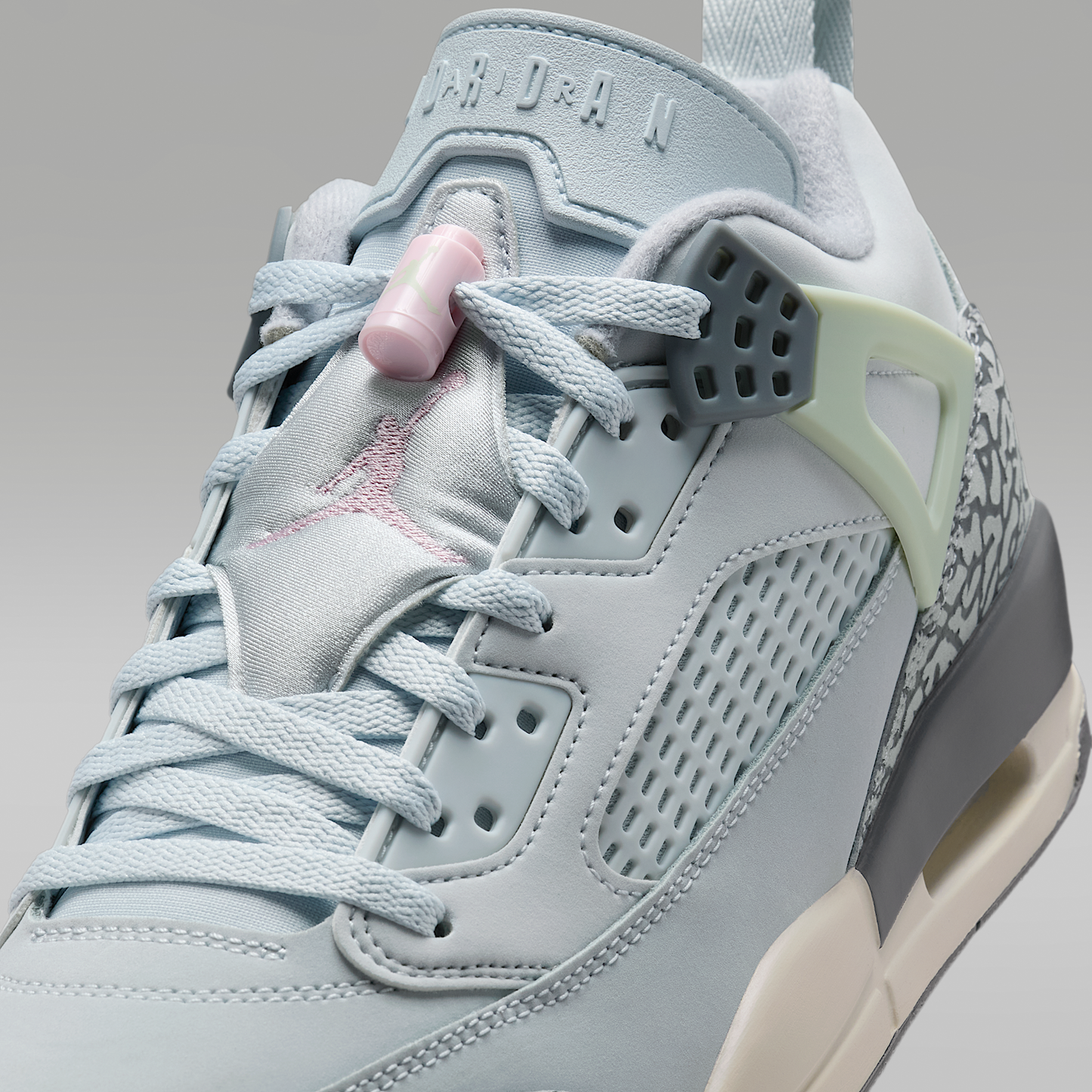 Jordan Spizike Low