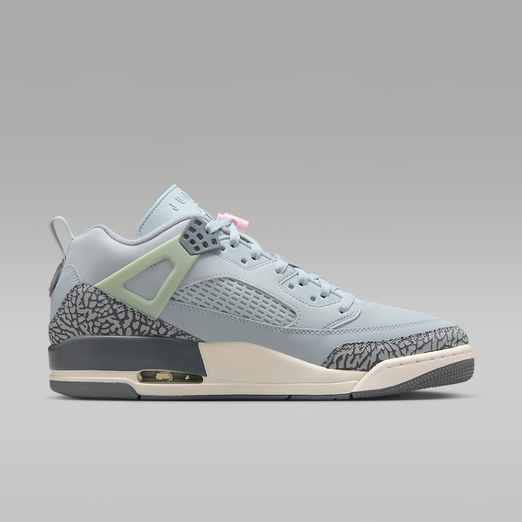 Jordan Spizike Low