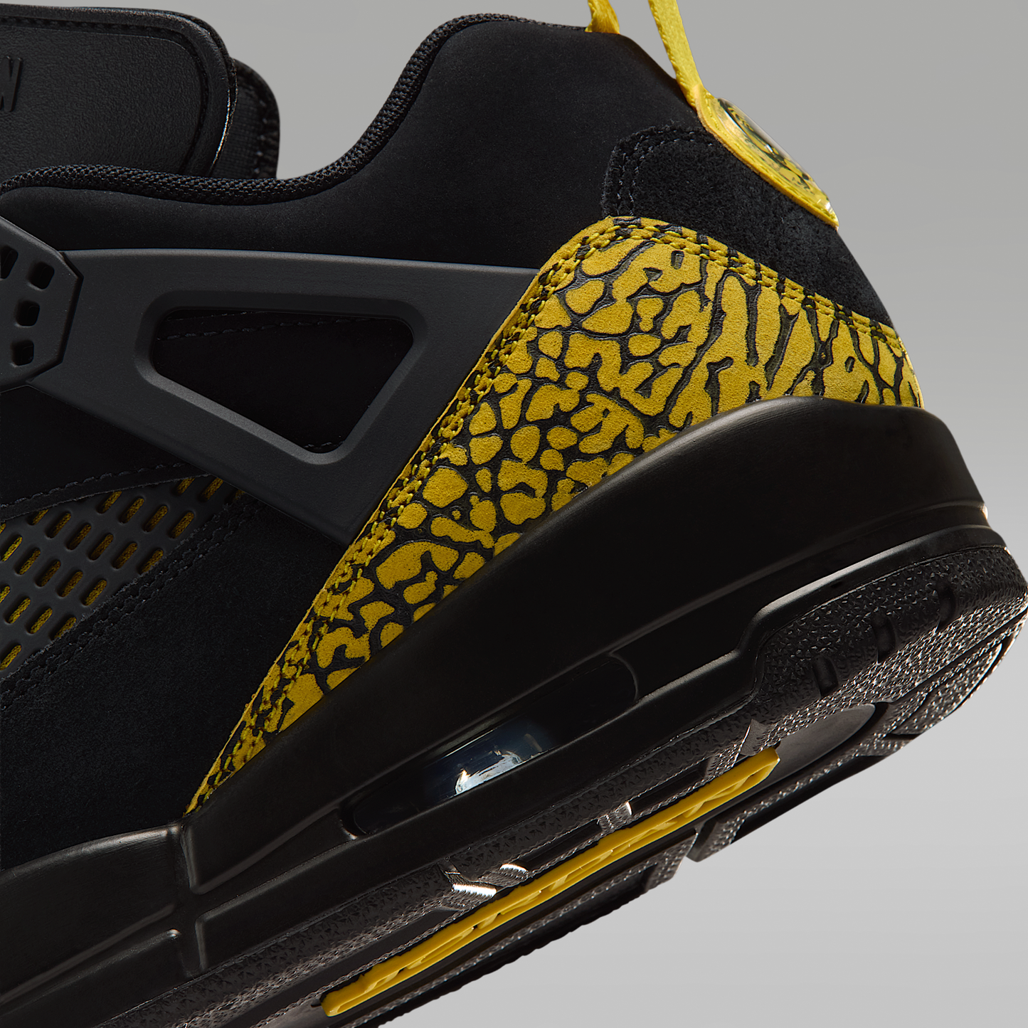 Jordan Spizike Low