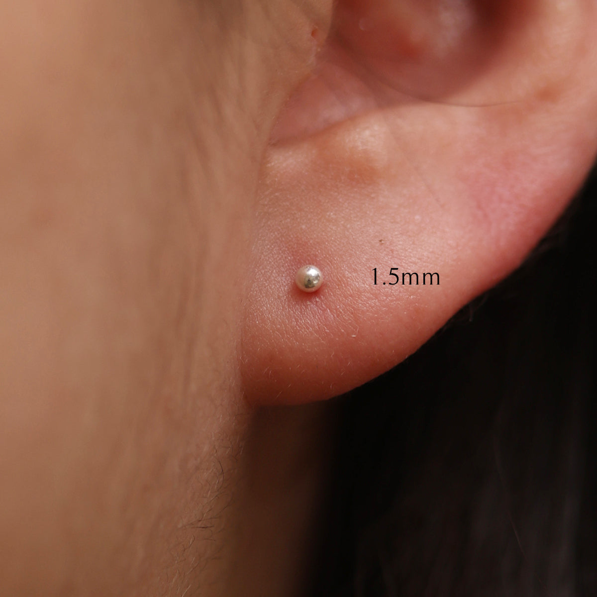 Simple ball stud earrings - Interactive Group