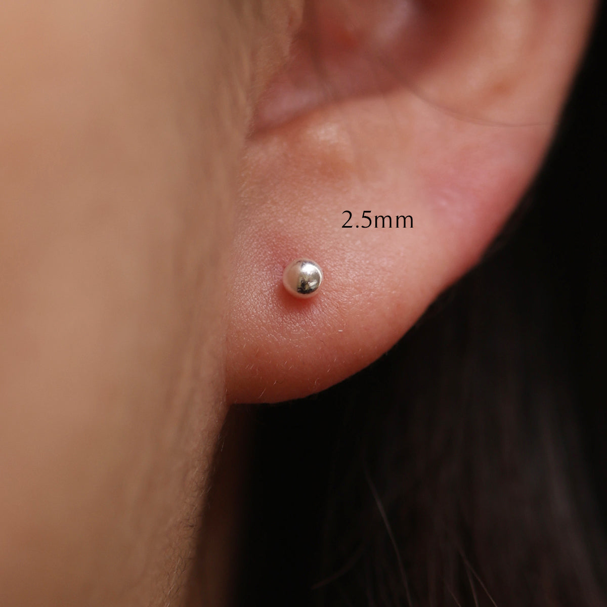 Simple ball stud earrings - Interactive Group