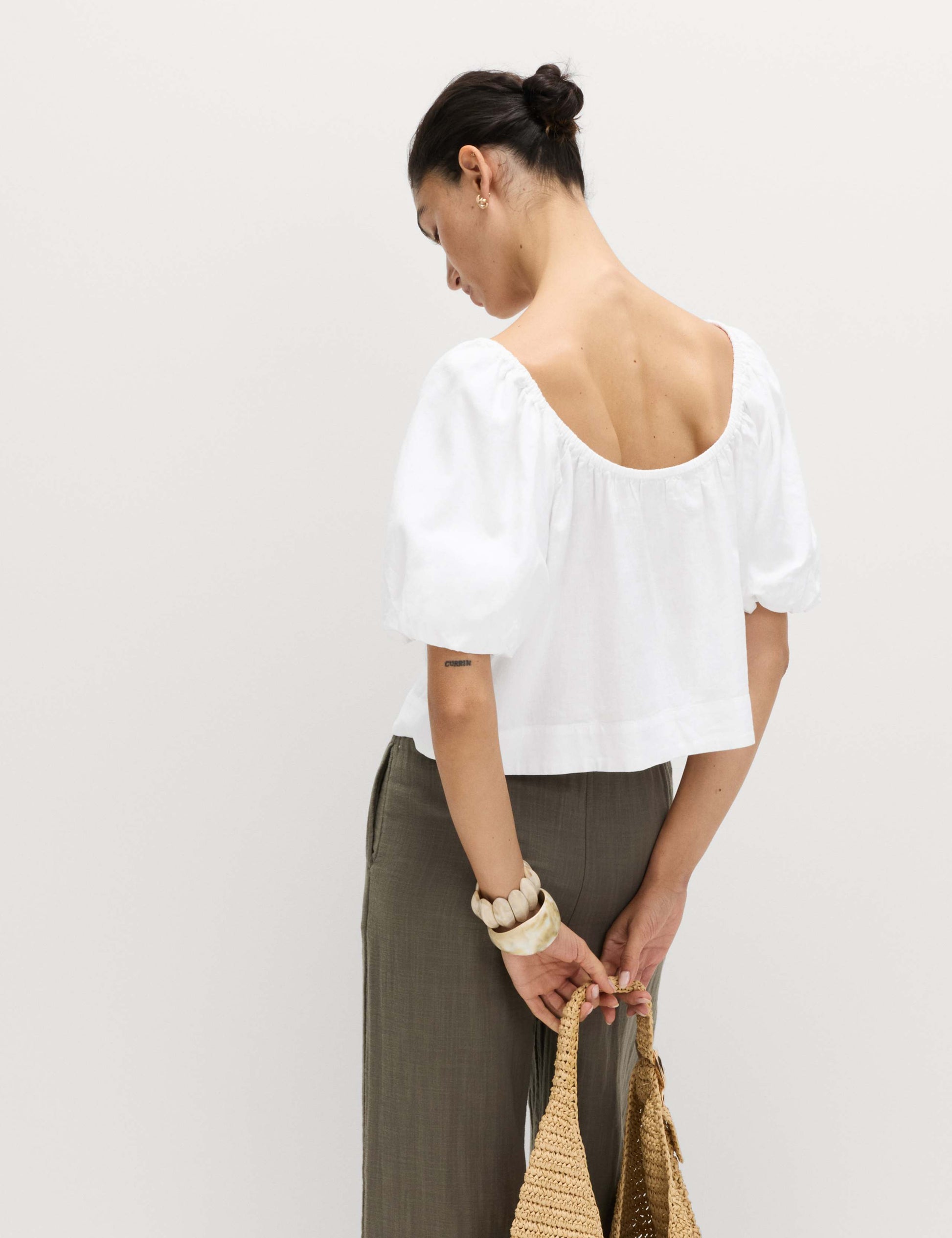 Linen Rich Pleated Puff Sleeve Top