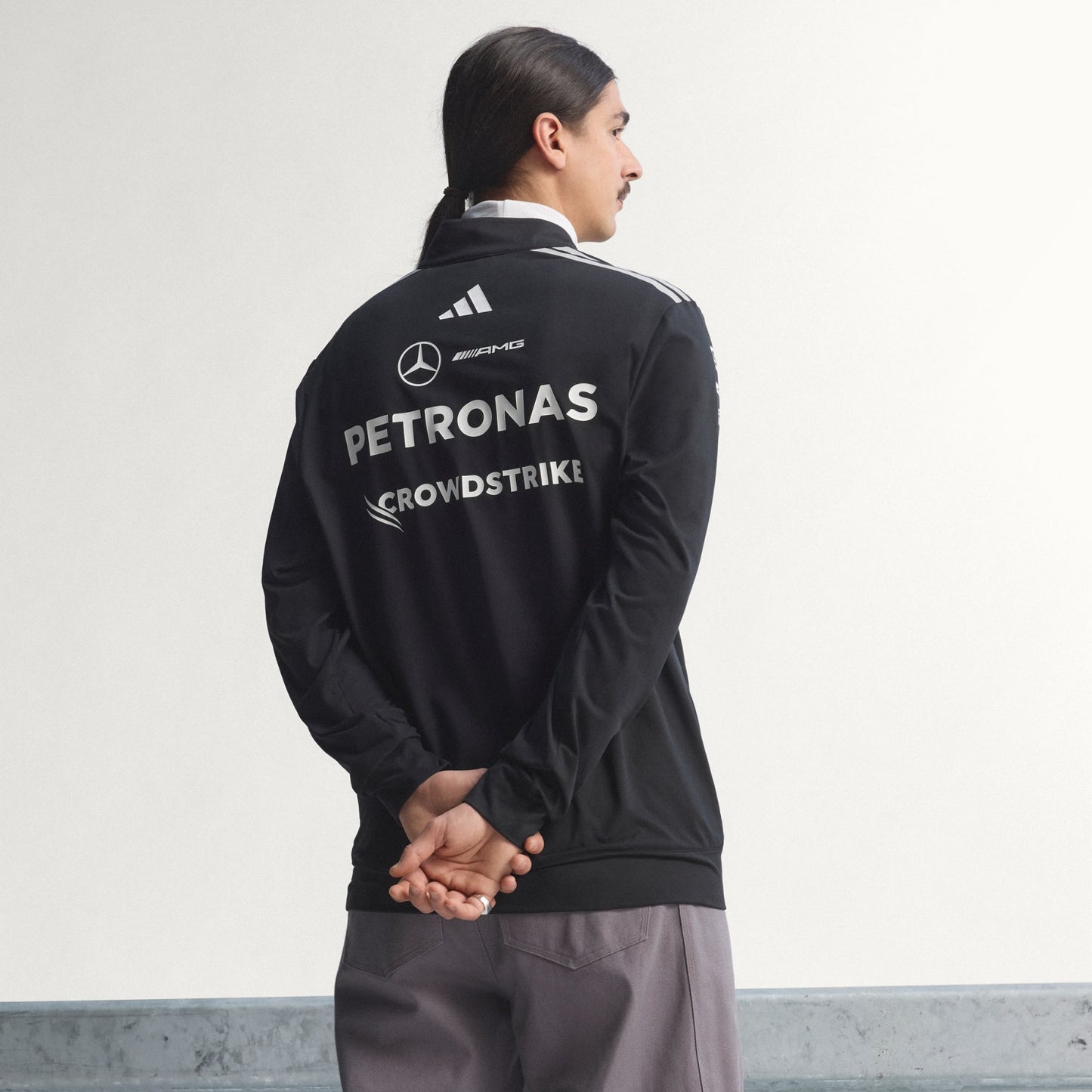 MERCEDES - AMG PETRONAS FORMULA 1 TEAM ENGINEERS QUARTER ZIP Sweatshirt