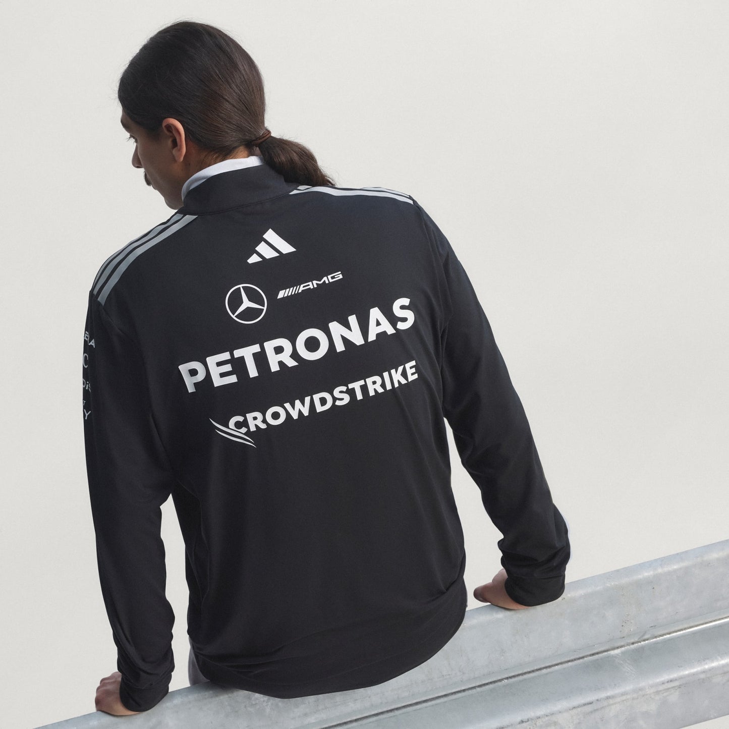 MERCEDES - AMG PETRONAS FORMULA 1 TEAM ENGINEERS QUARTER ZIP Sweatshirt