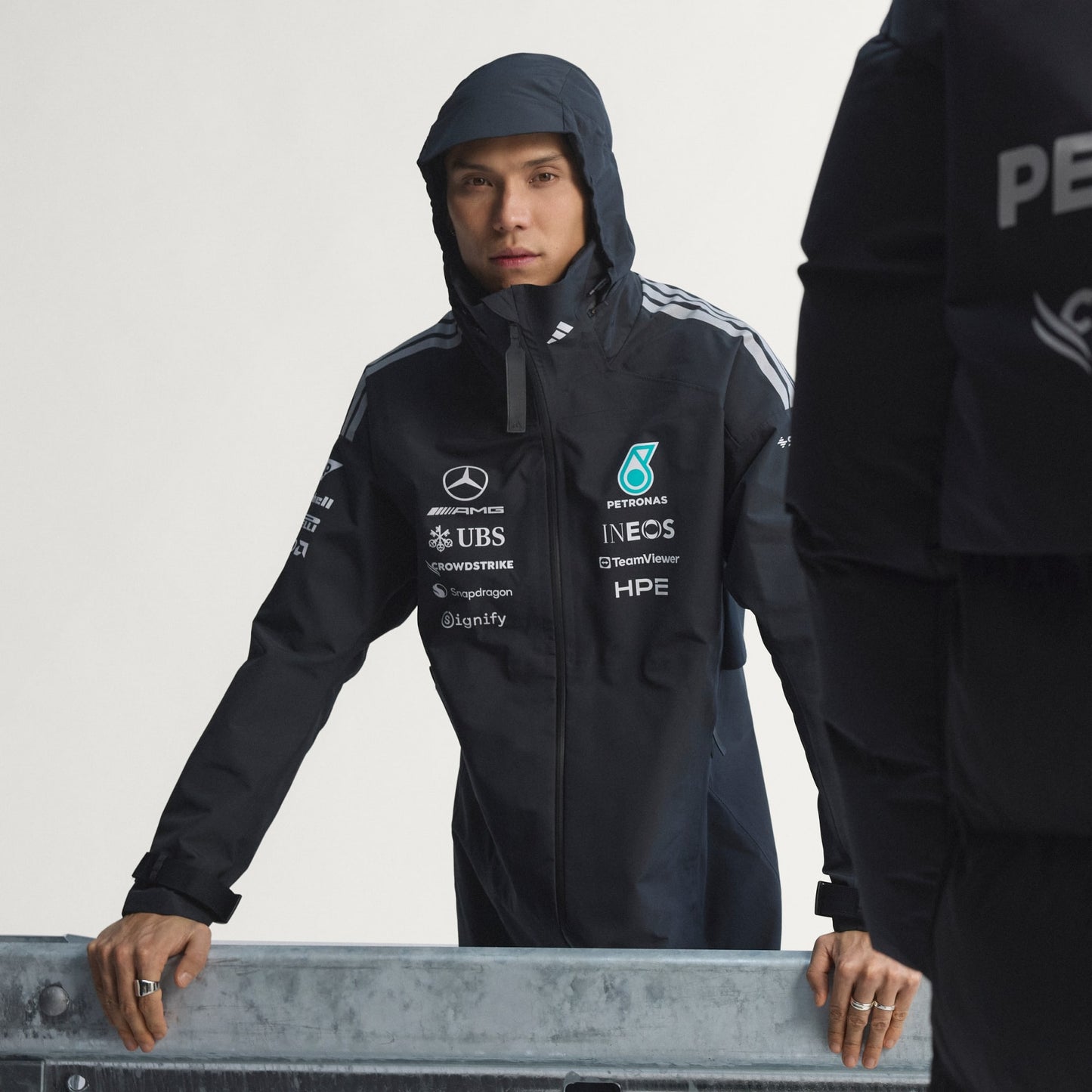 MERCEDES - AMG PETRONAS FORMULA 1 TEAM ENGINEERS RAIN PARKA