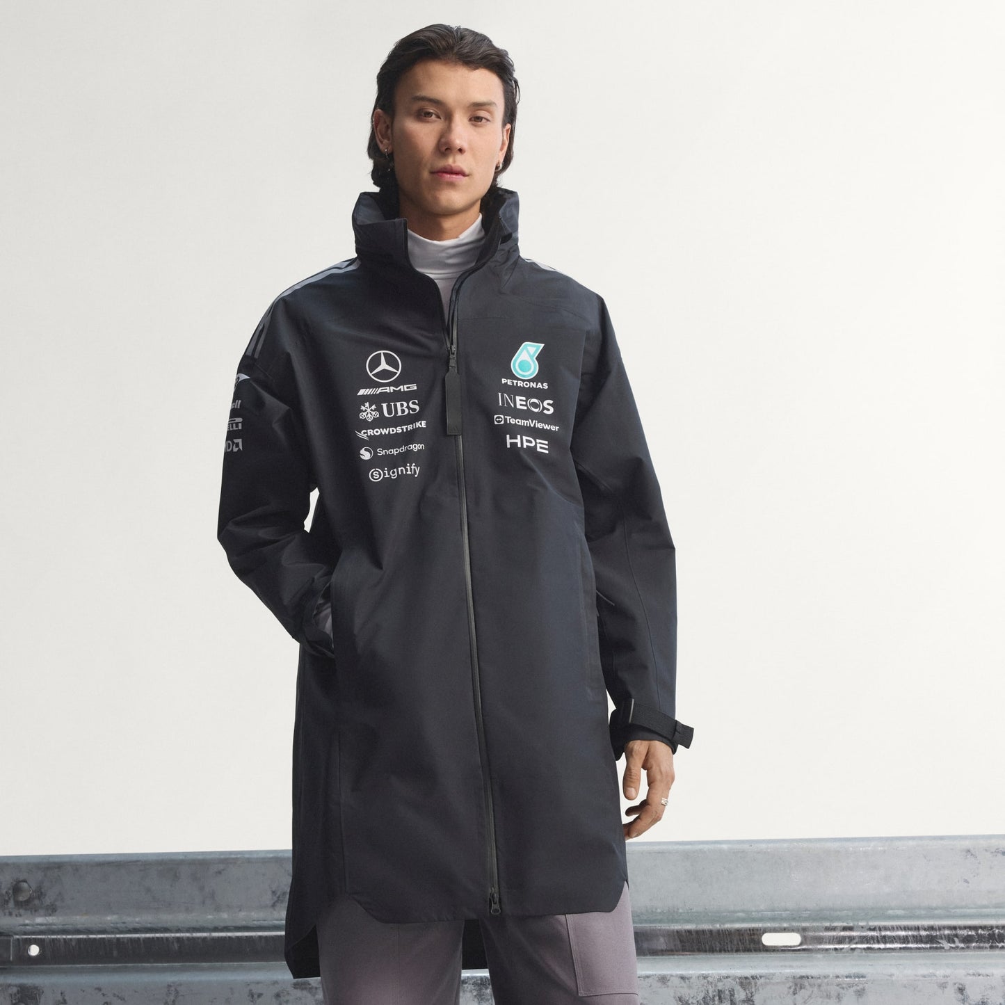 MERCEDES - AMG PETRONAS FORMULA 1 TEAM ENGINEERS RAIN PARKA