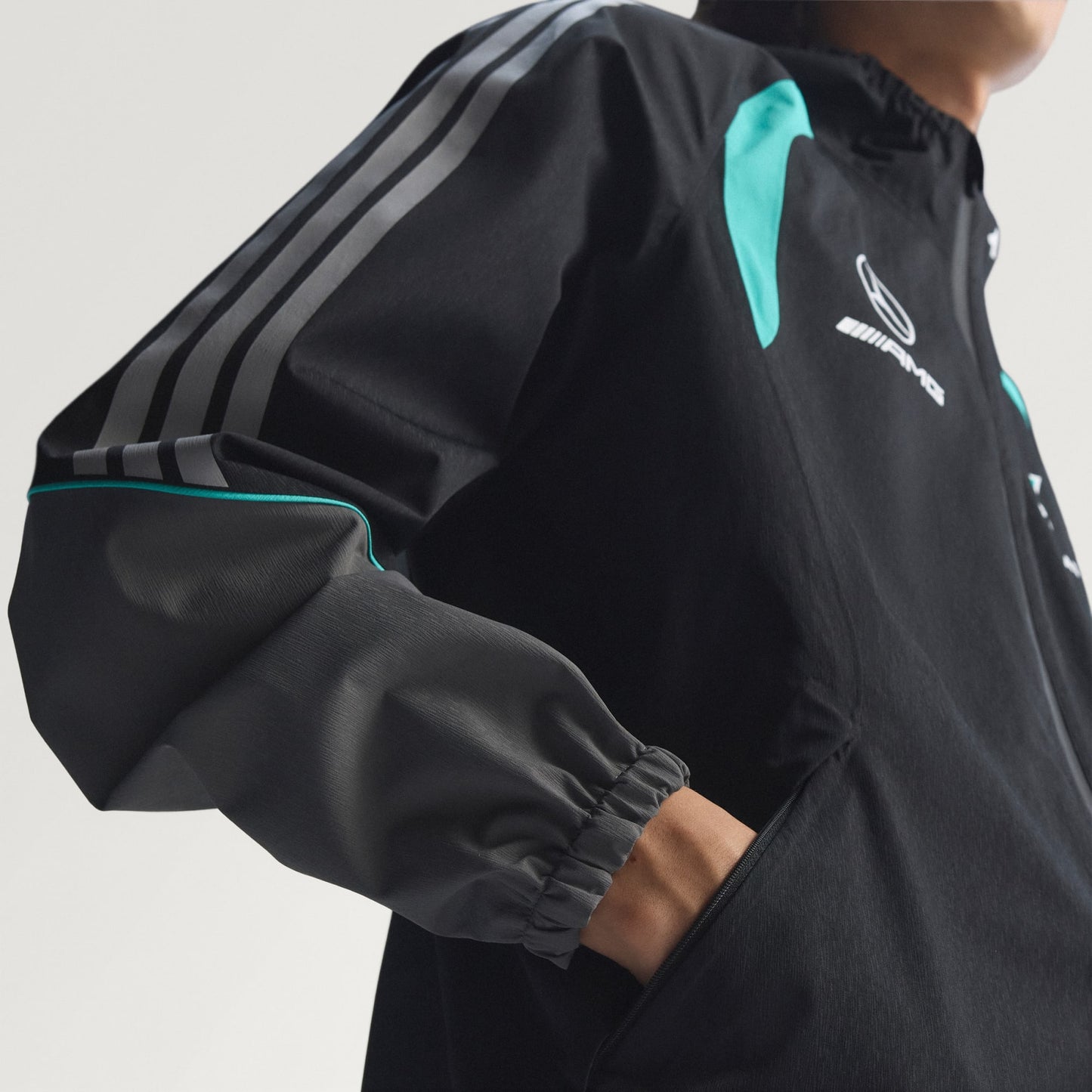 MERCEDES - AMG PETRONAS FORMULA 1 TEAM MECHANICS RAIN JACKET